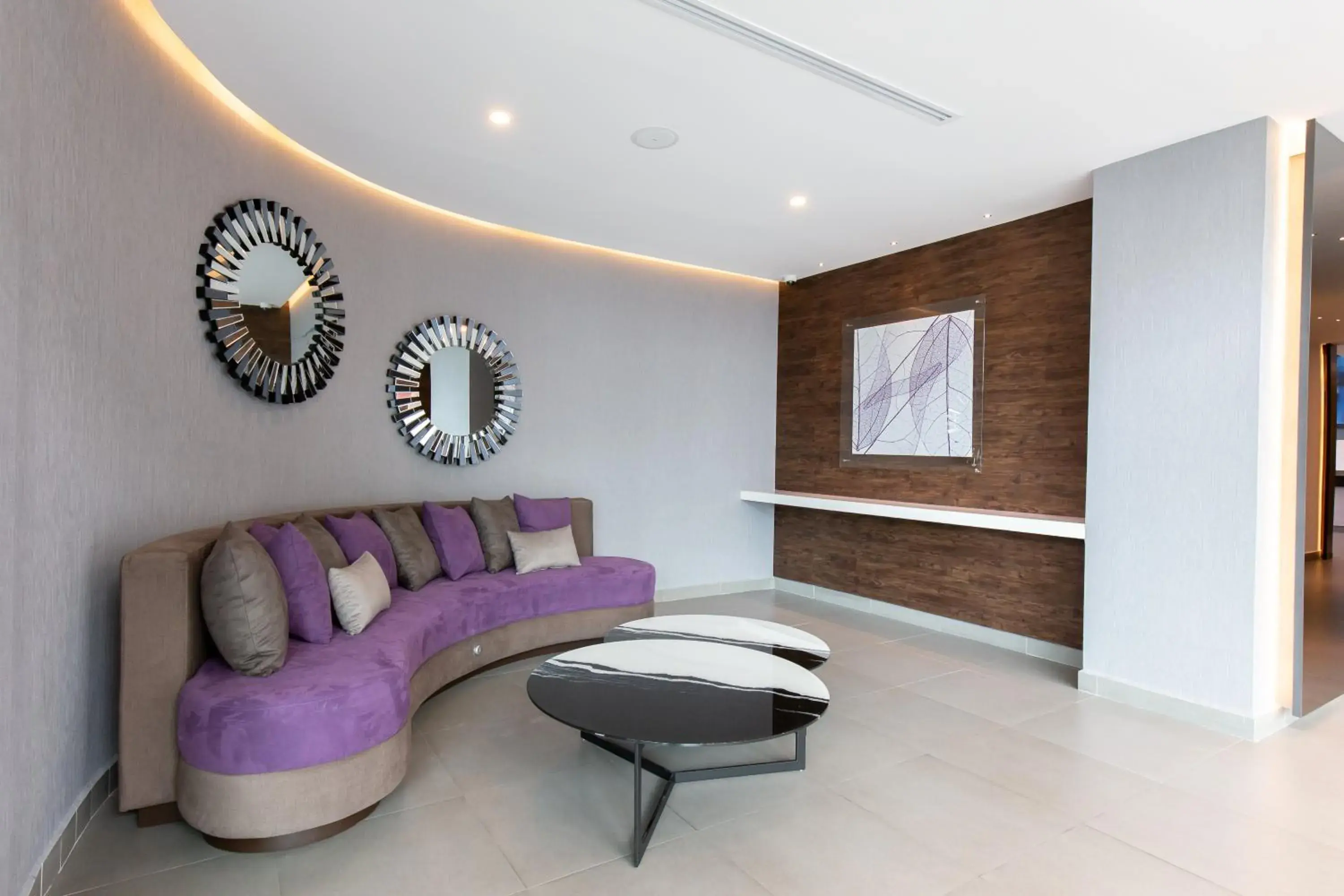 Lobby or reception in HS HOTSSON Smart León Centro Max Lobby or reception in HS HOTSSON Smart León Centro Max