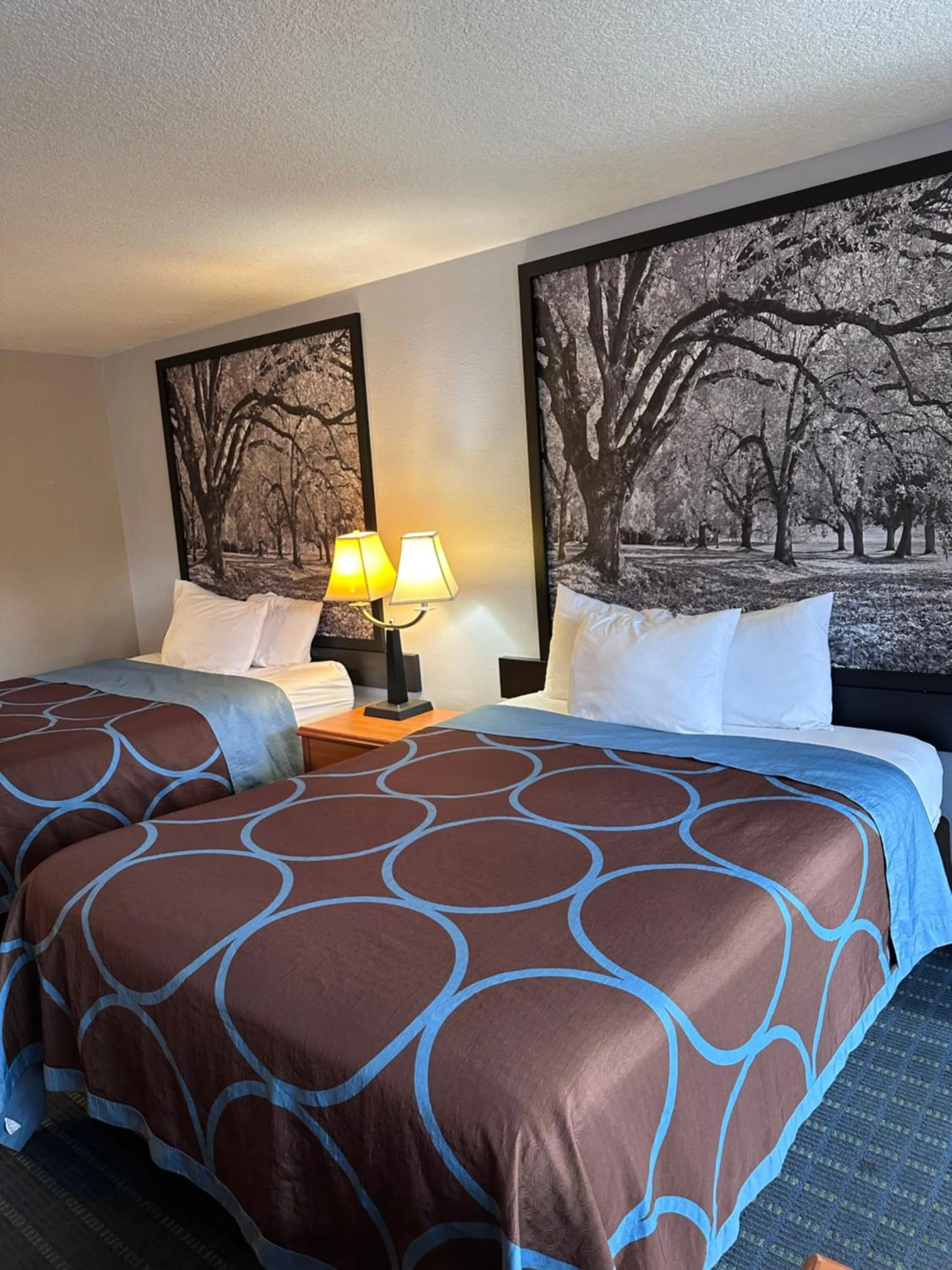 Bedroom, Bed in Super 8 by Wyndham Vancouver East