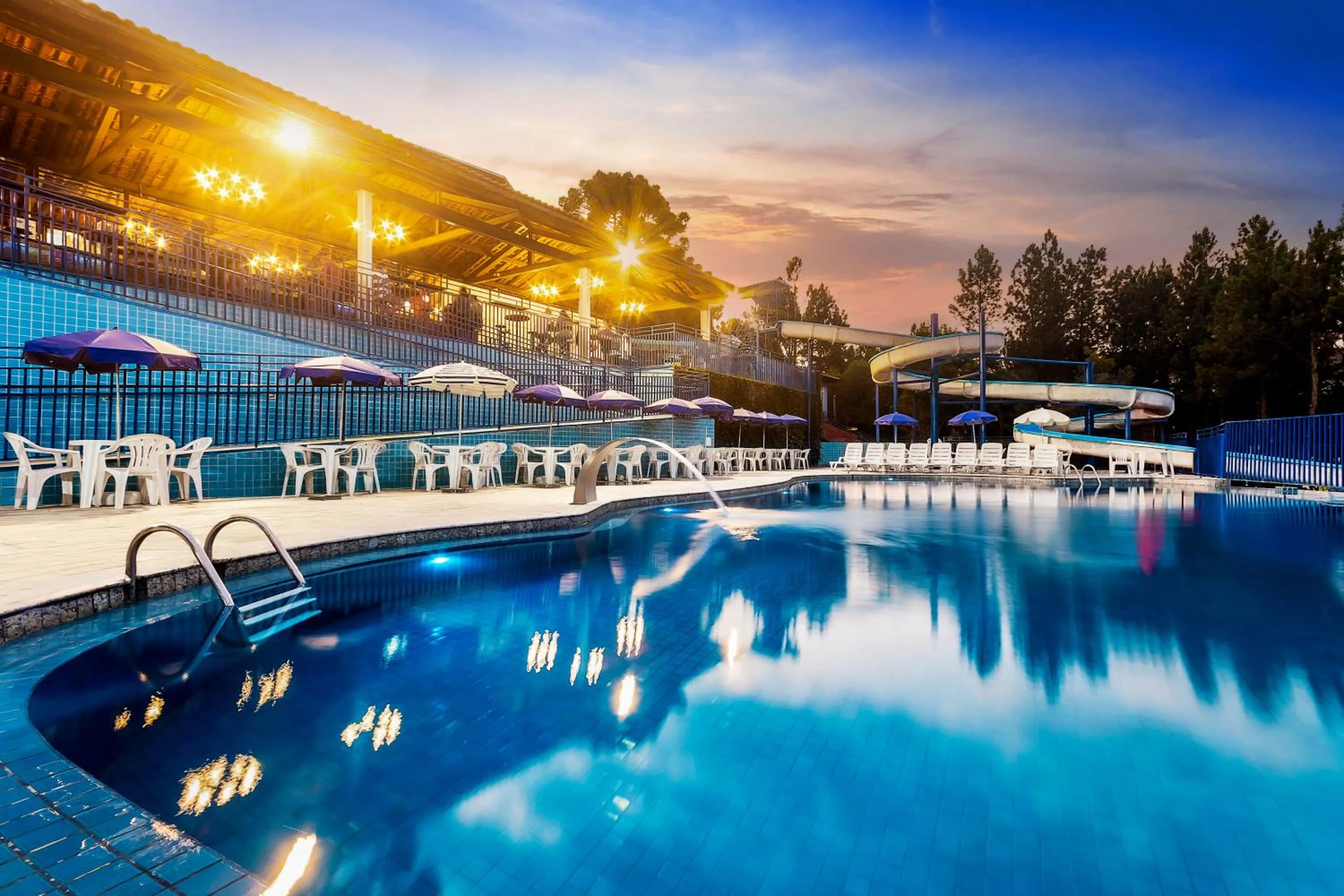 Swimming pool in Hotel Vilage Inn All Inclusive Poços de Caldas By Nacional Inn
