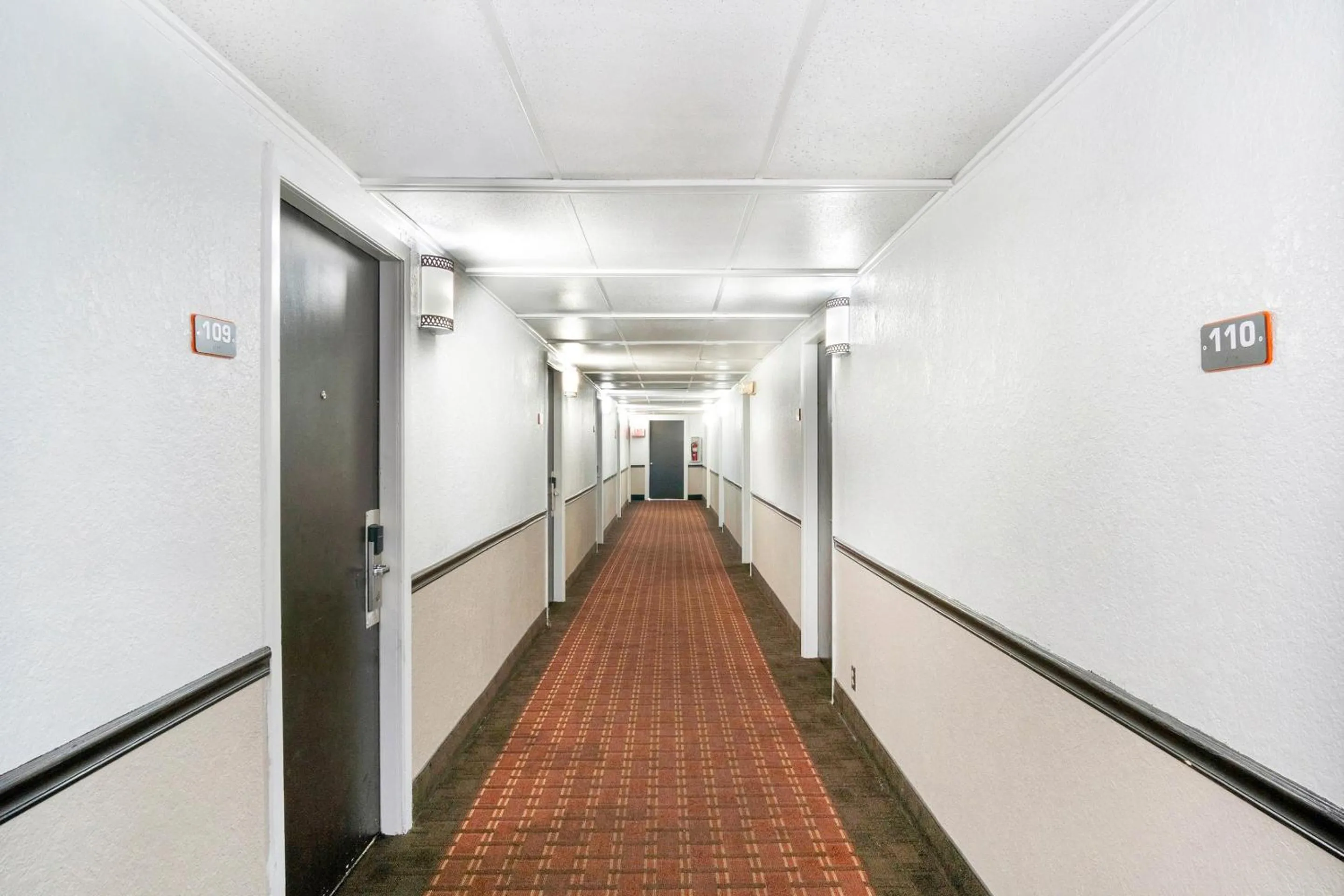 Lobby or reception in OYO Townhouse Dodge City KS