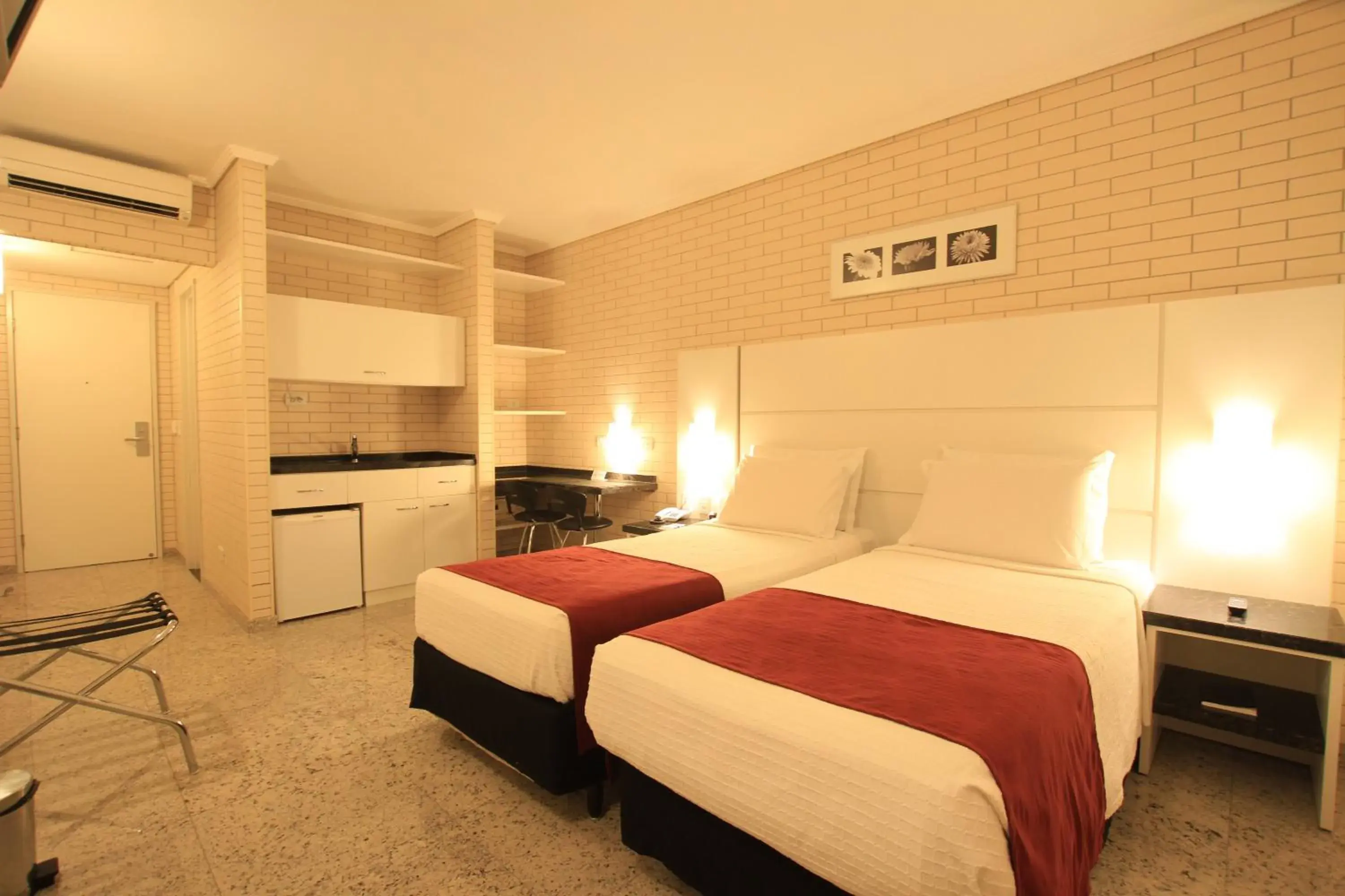 Superior Twin Room - single occupancy in Hotel Confiance Prime Batel Superior Twin Room - single occupancy in Hotel Confiance Prime Batel