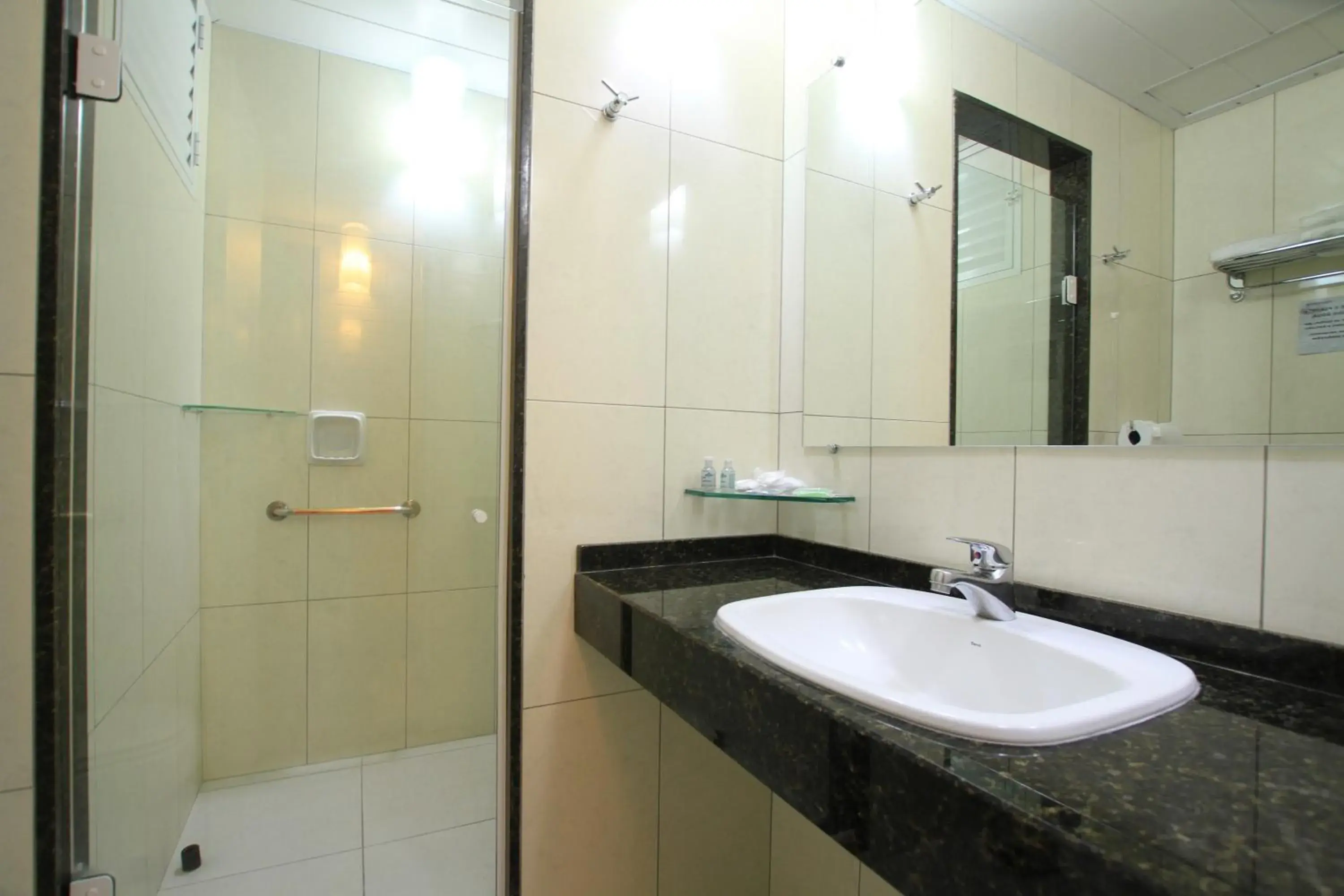 Bedroom in Hotel Confiance Prime Batel Bedroom in Hotel Confiance Prime Batel