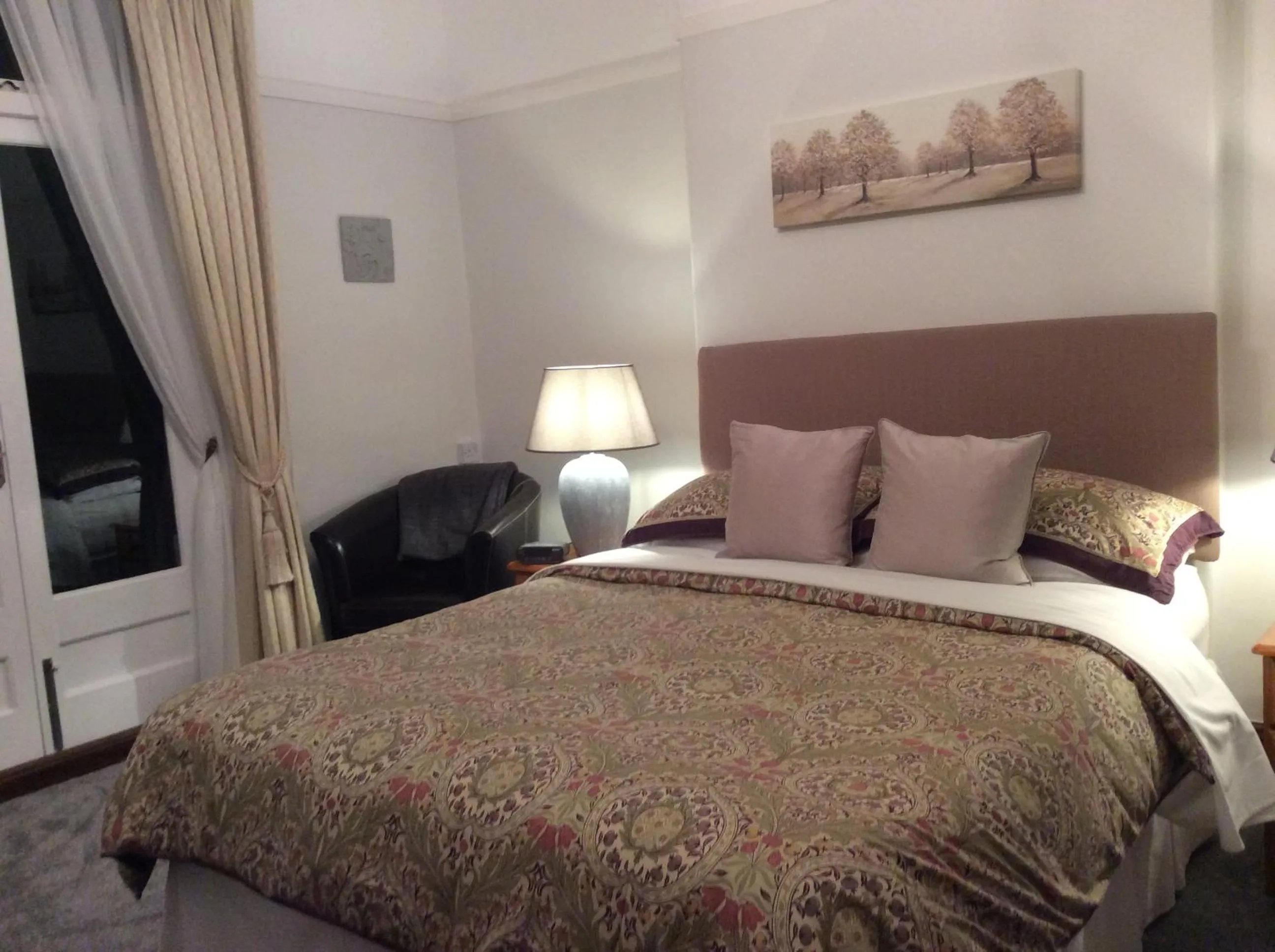 Bedroom in Bron Aber