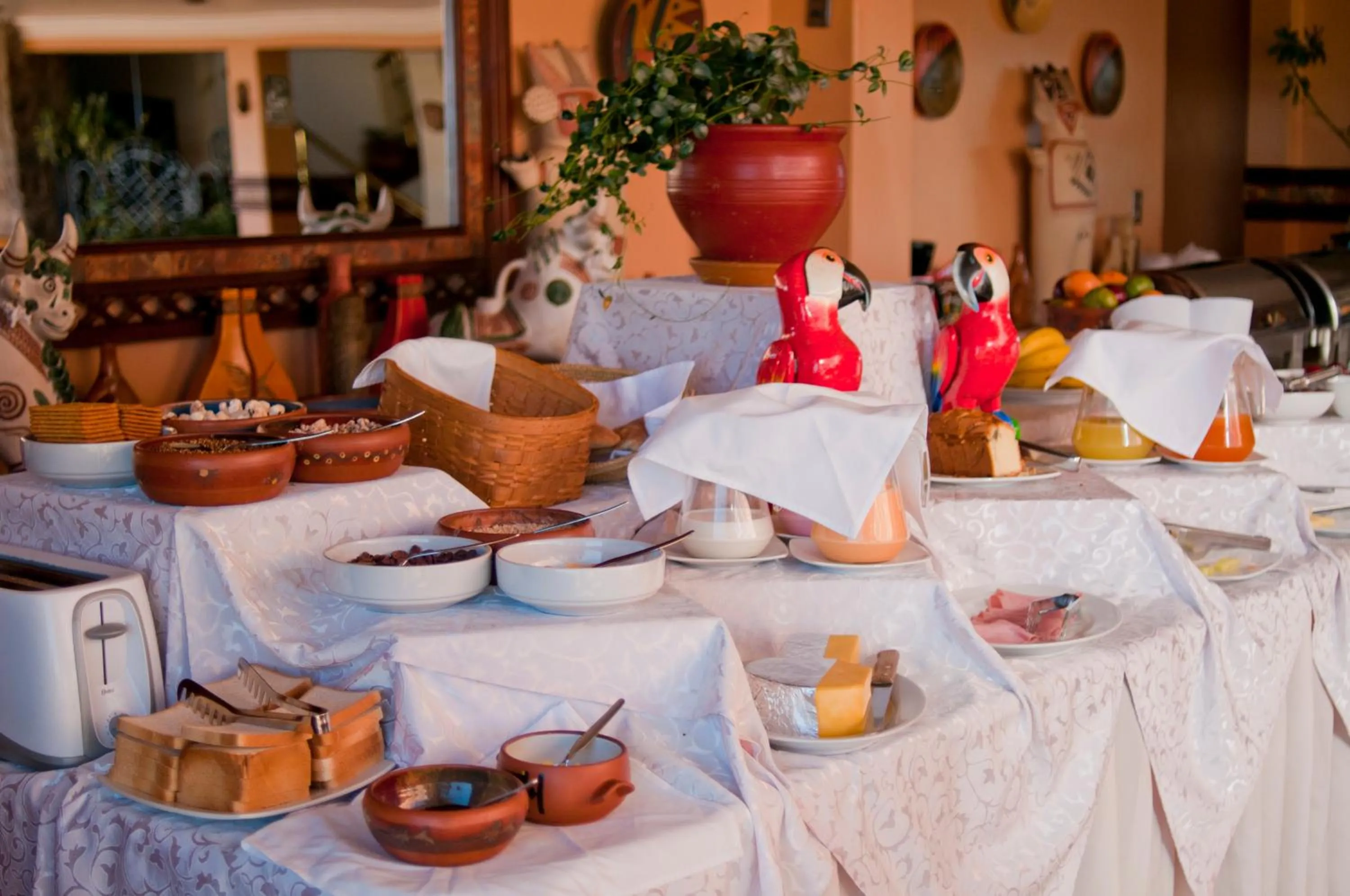 Restaurant/places to eat in Taypikala Lago