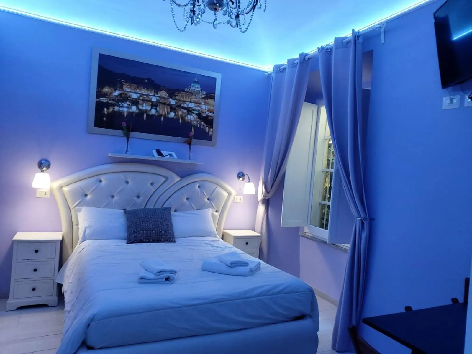 Bed in Royal Vatican