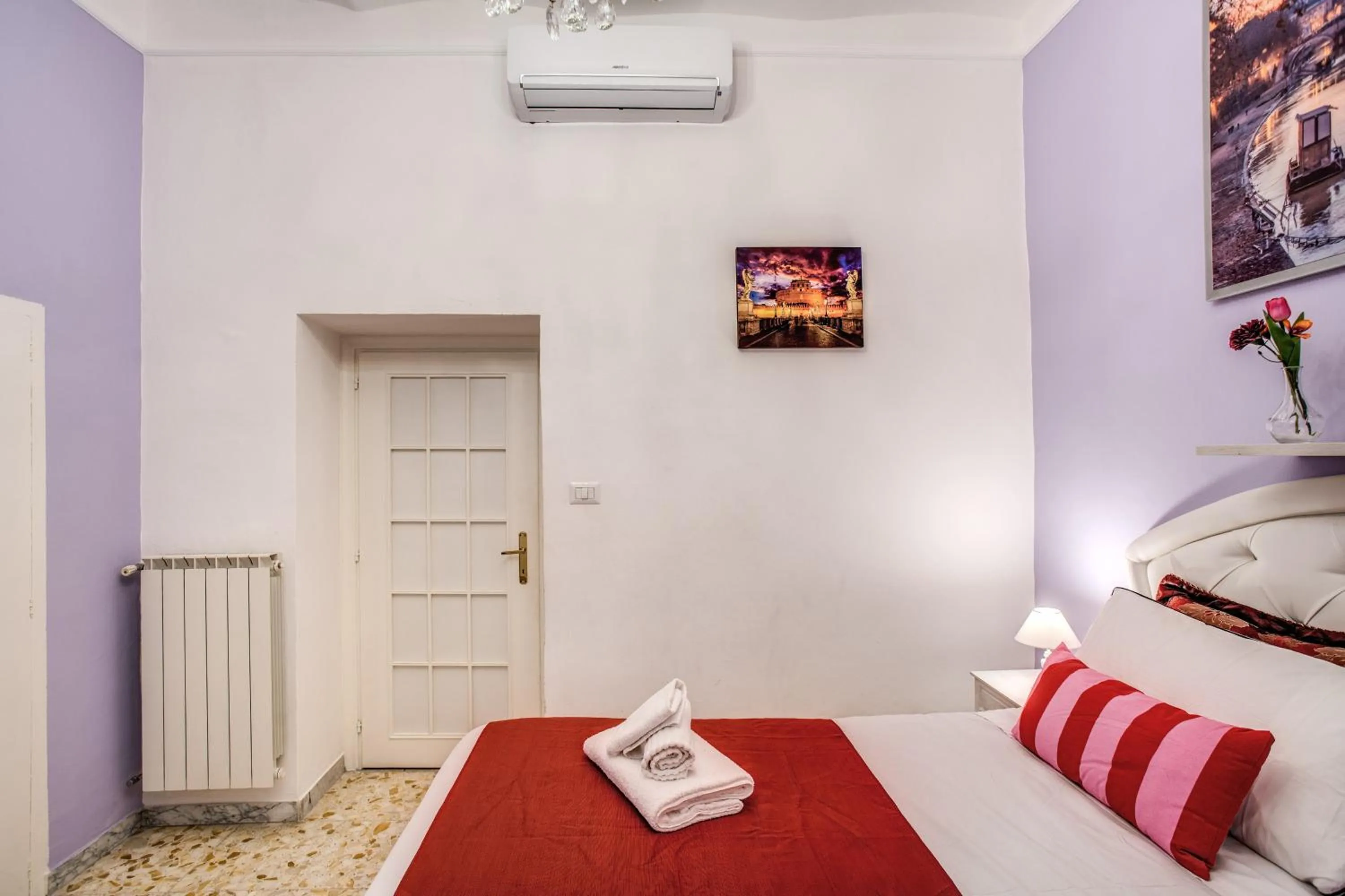 Bed in Royal Vatican