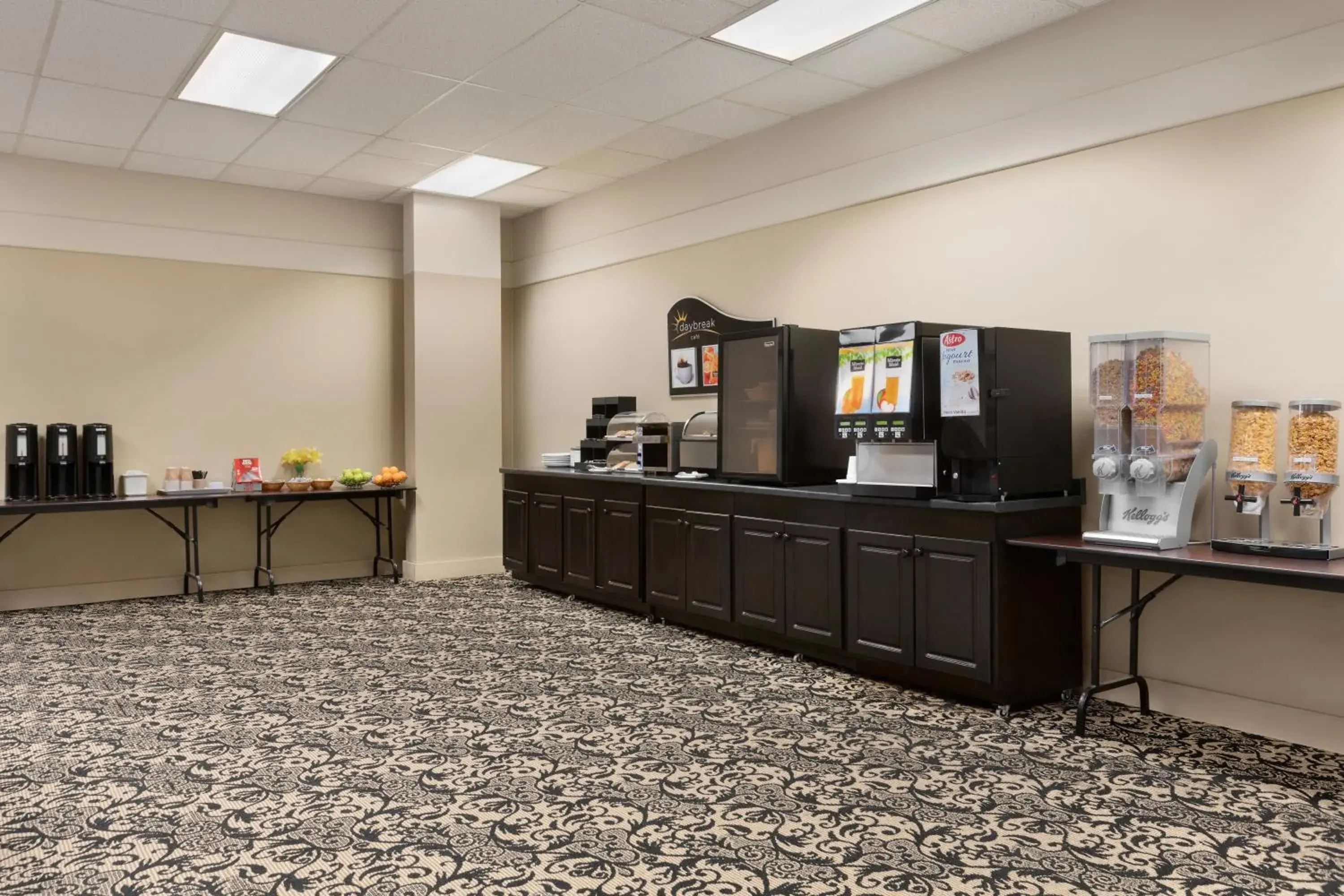 Continental breakfast in Days Inn & Suites by Wyndham Sault Ste. Marie ON Continental breakfast in Days Inn & Suites by Wyndham Sault Ste. Marie ON