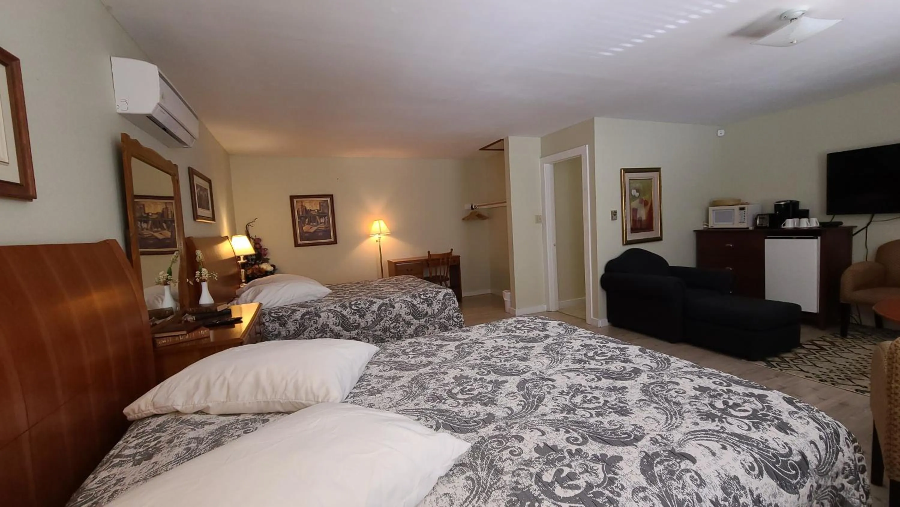 Bed in Bouctouche Bay Inn