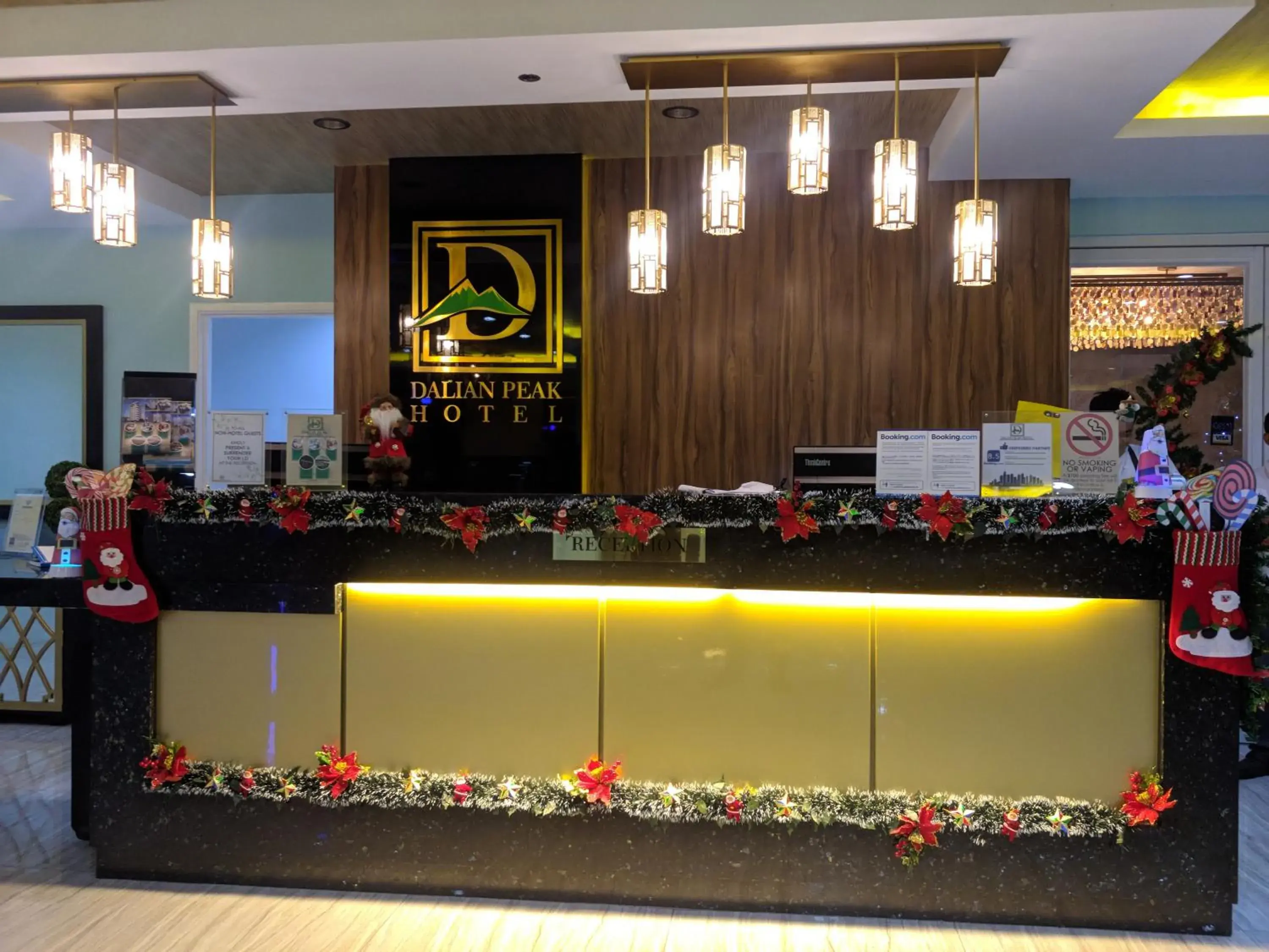 Lobby or reception in Dalian Peak Hotel Lobby or reception in Dalian Peak Hotel