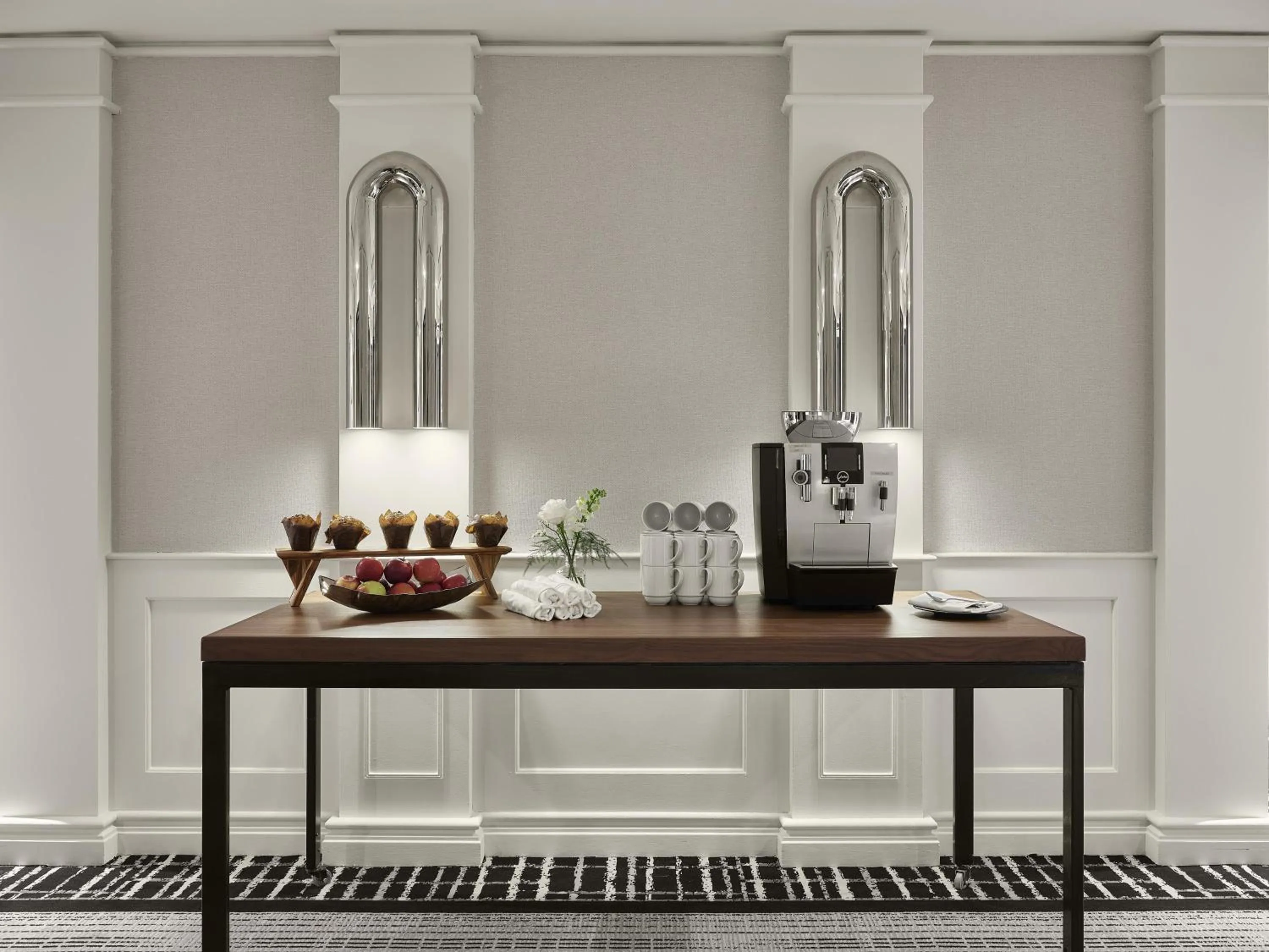 Meeting/conference room in Vogue Hotel Montreal Downtown, Curio Collection by Hilton