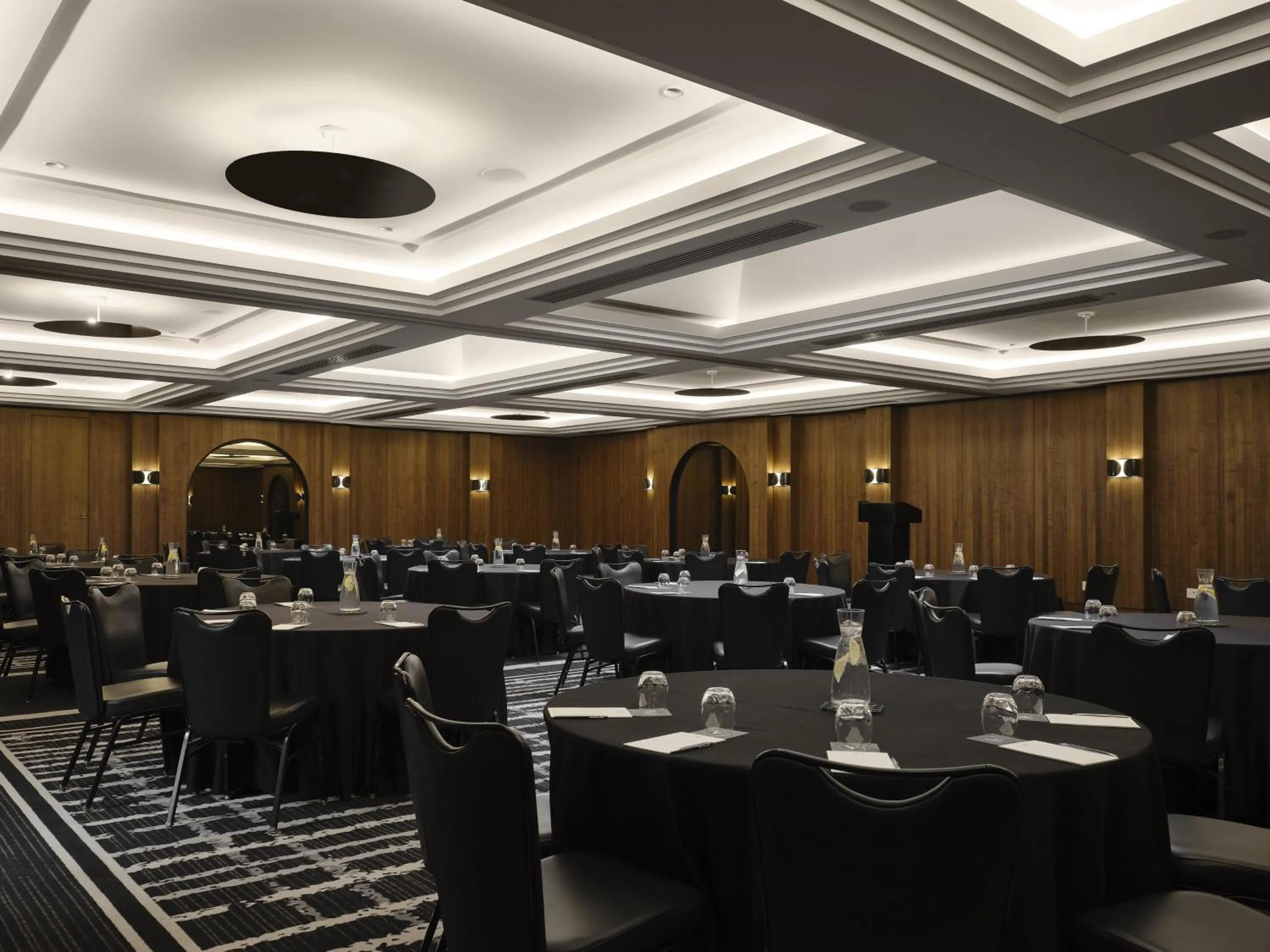 Meeting/conference room in Vogue Hotel Montreal Downtown, Curio Collection by Hilton