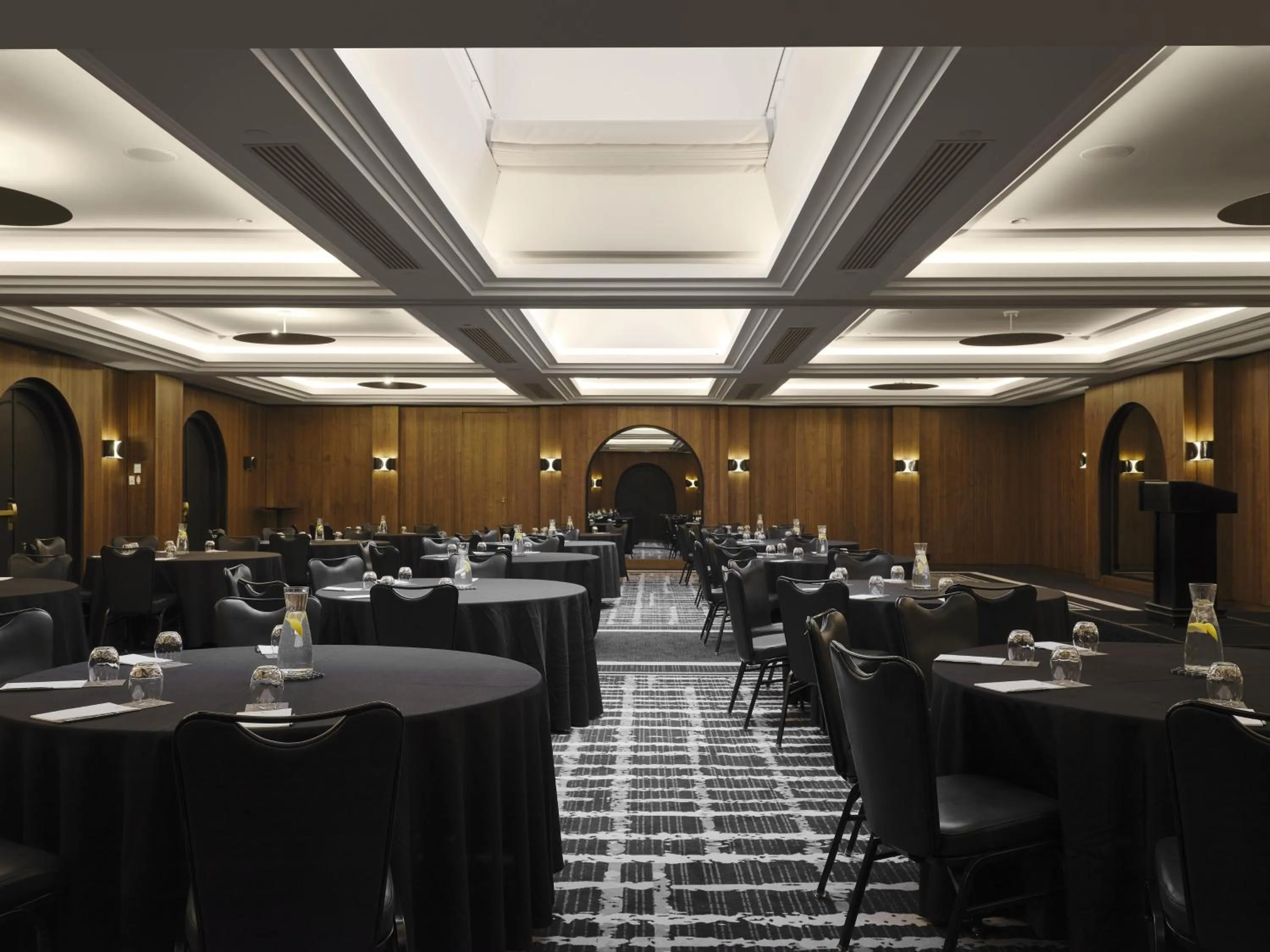 Meeting/conference room in Vogue Hotel Montreal Downtown, Curio Collection by Hilton