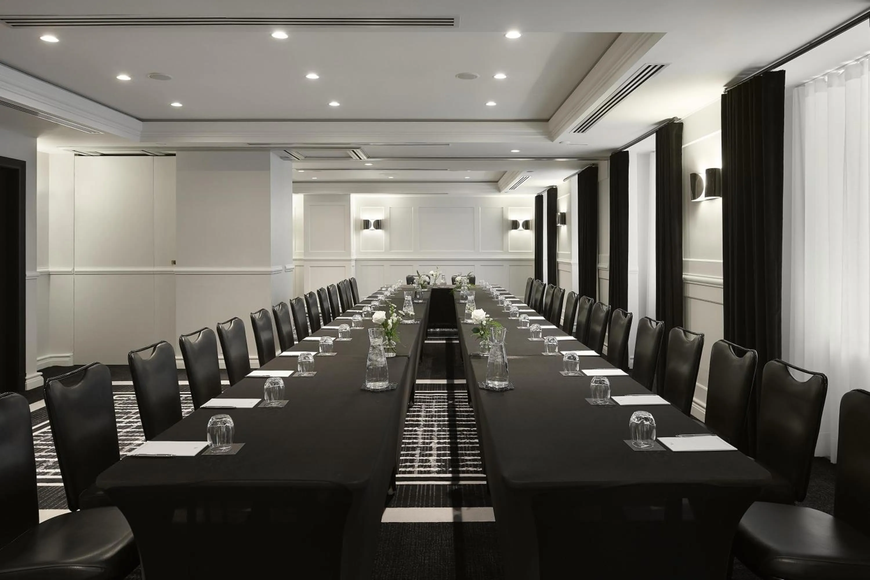 Meeting/conference room in Vogue Hotel Montreal Downtown, Curio Collection by Hilton