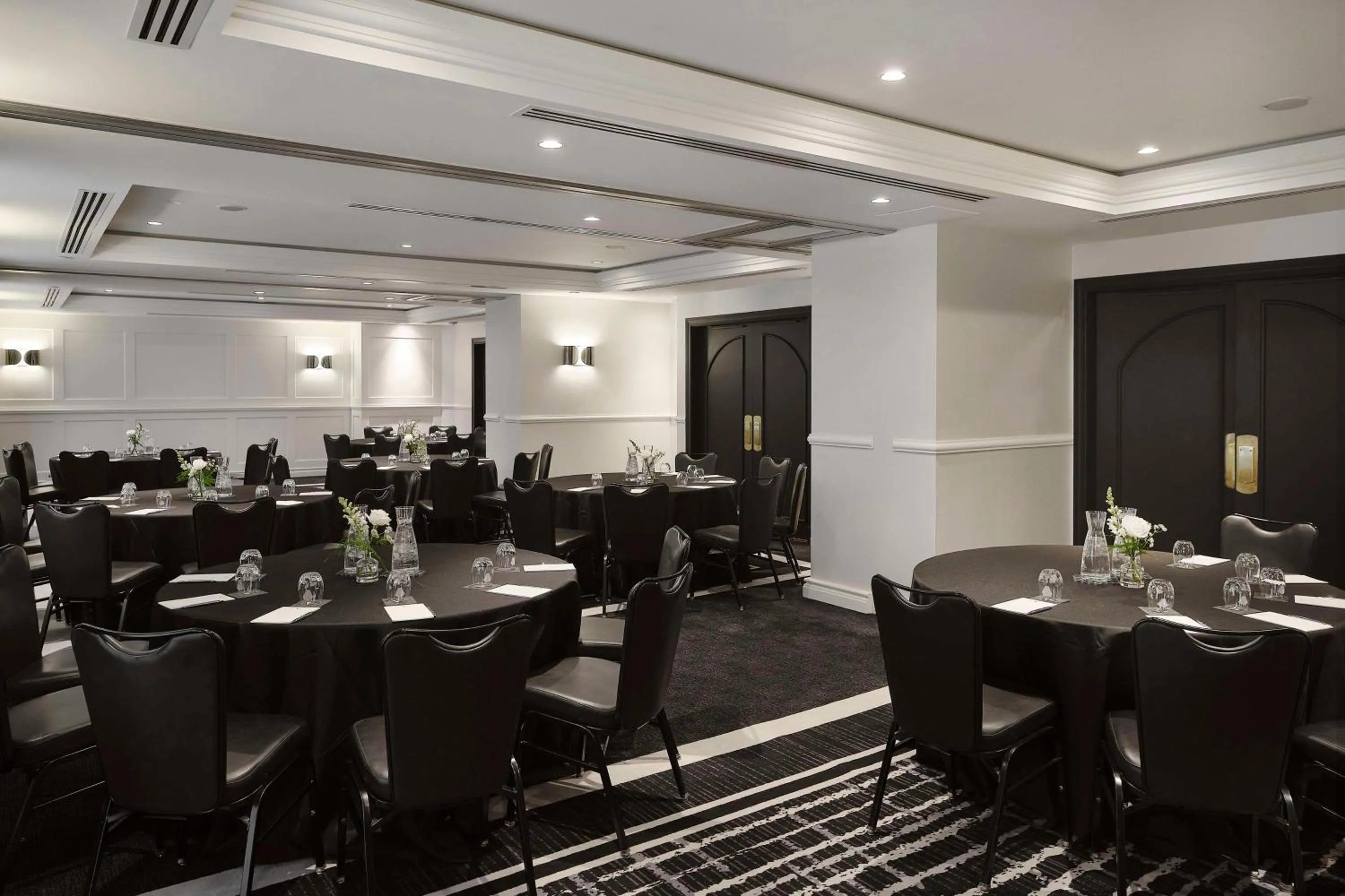 Meeting/conference room in Vogue Hotel Montreal Downtown, Curio Collection by Hilton