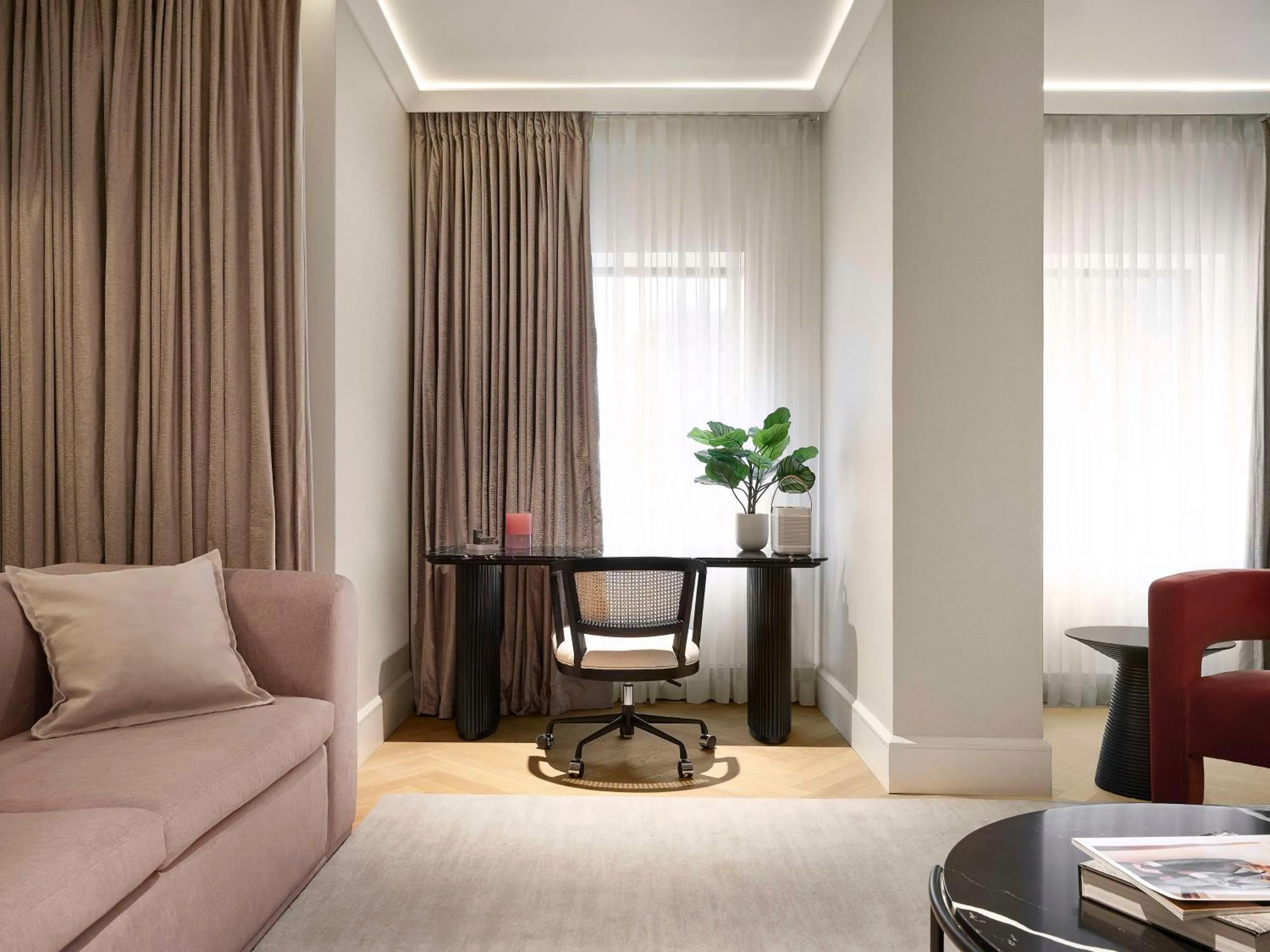 Bedroom in Vogue Hotel Montreal Downtown, Curio Collection by Hilton