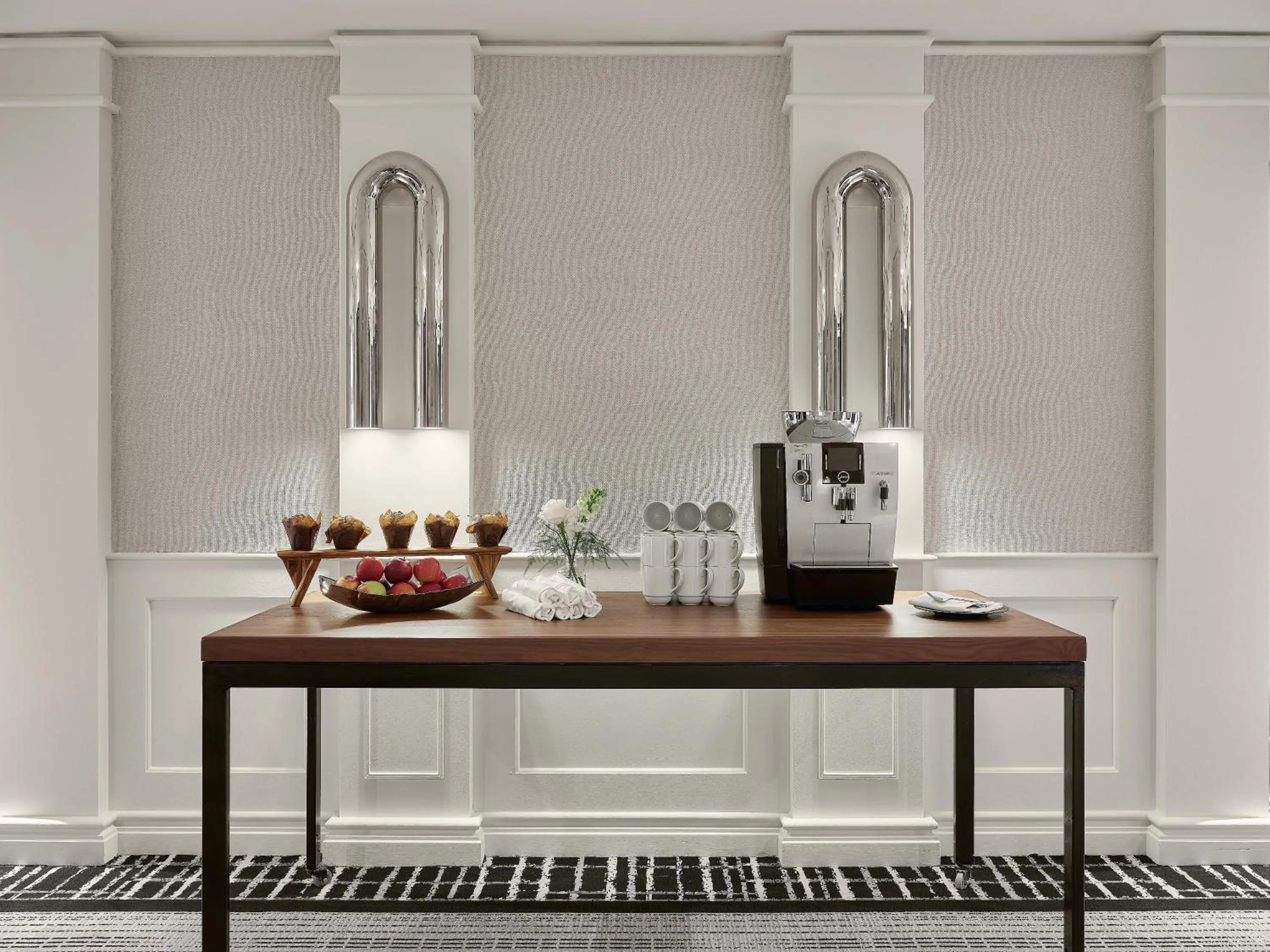 Meeting/conference room in Vogue Hotel Montreal Downtown, Curio Collection by Hilton