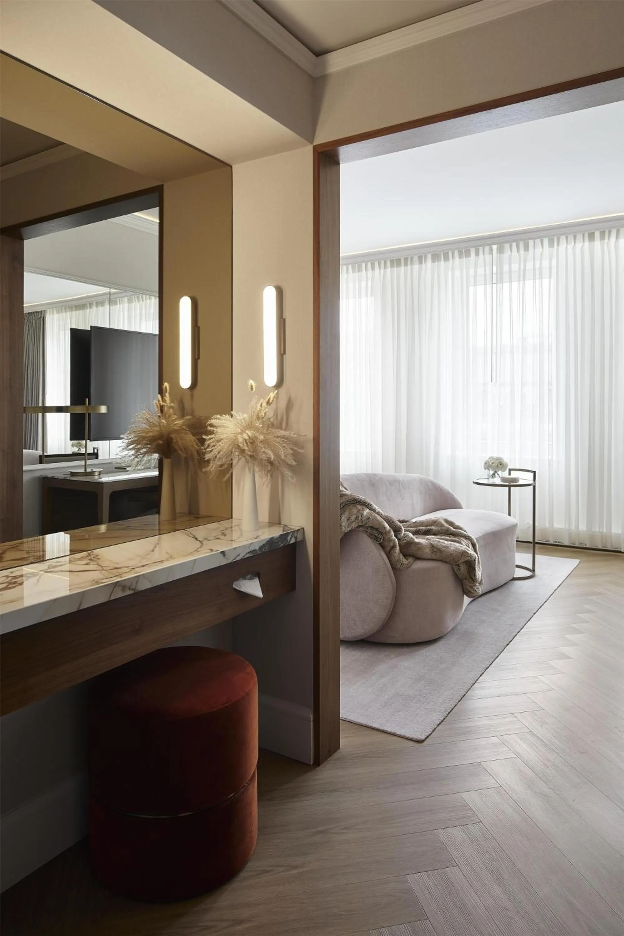 Living room in Vogue Hotel Montreal Downtown, Curio Collection by Hilton