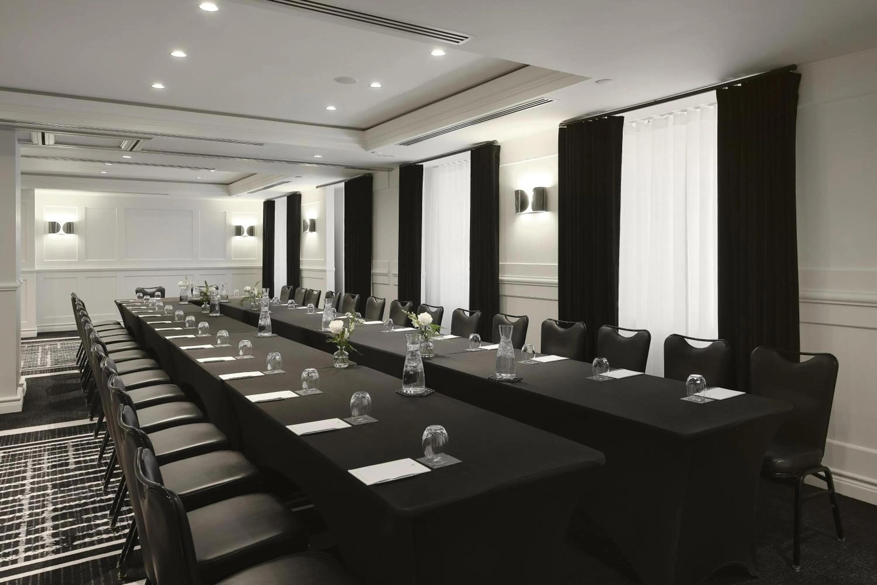 Meeting/conference room in Vogue Hotel Montreal Downtown, Curio Collection by Hilton
