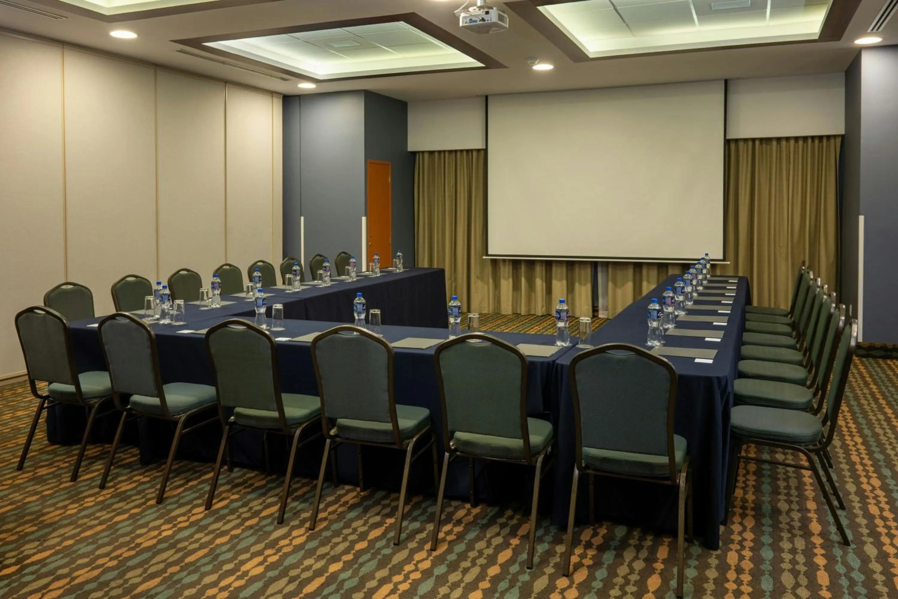 Meeting/conference room in Courtyard by Marriott Guadalajara Andares