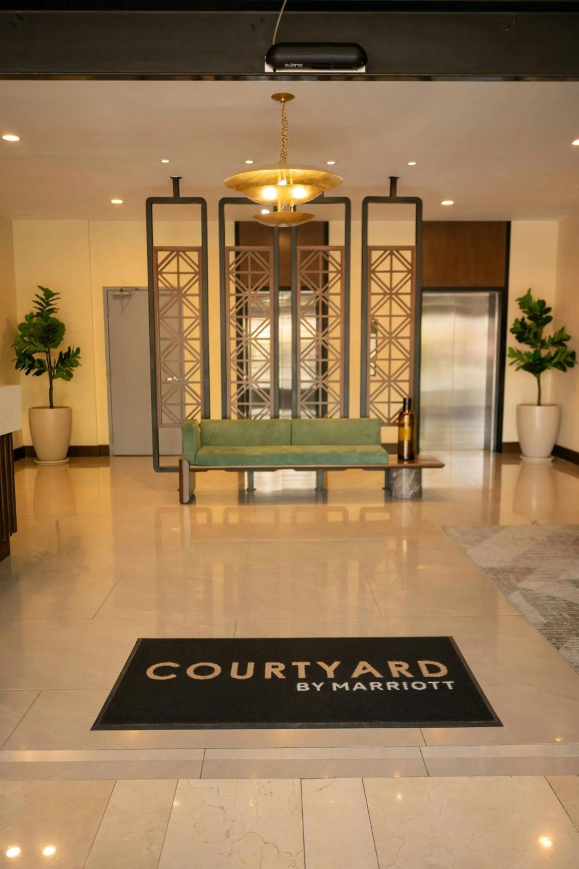 Lobby or reception in Courtyard by Marriott Guadalajara Andares