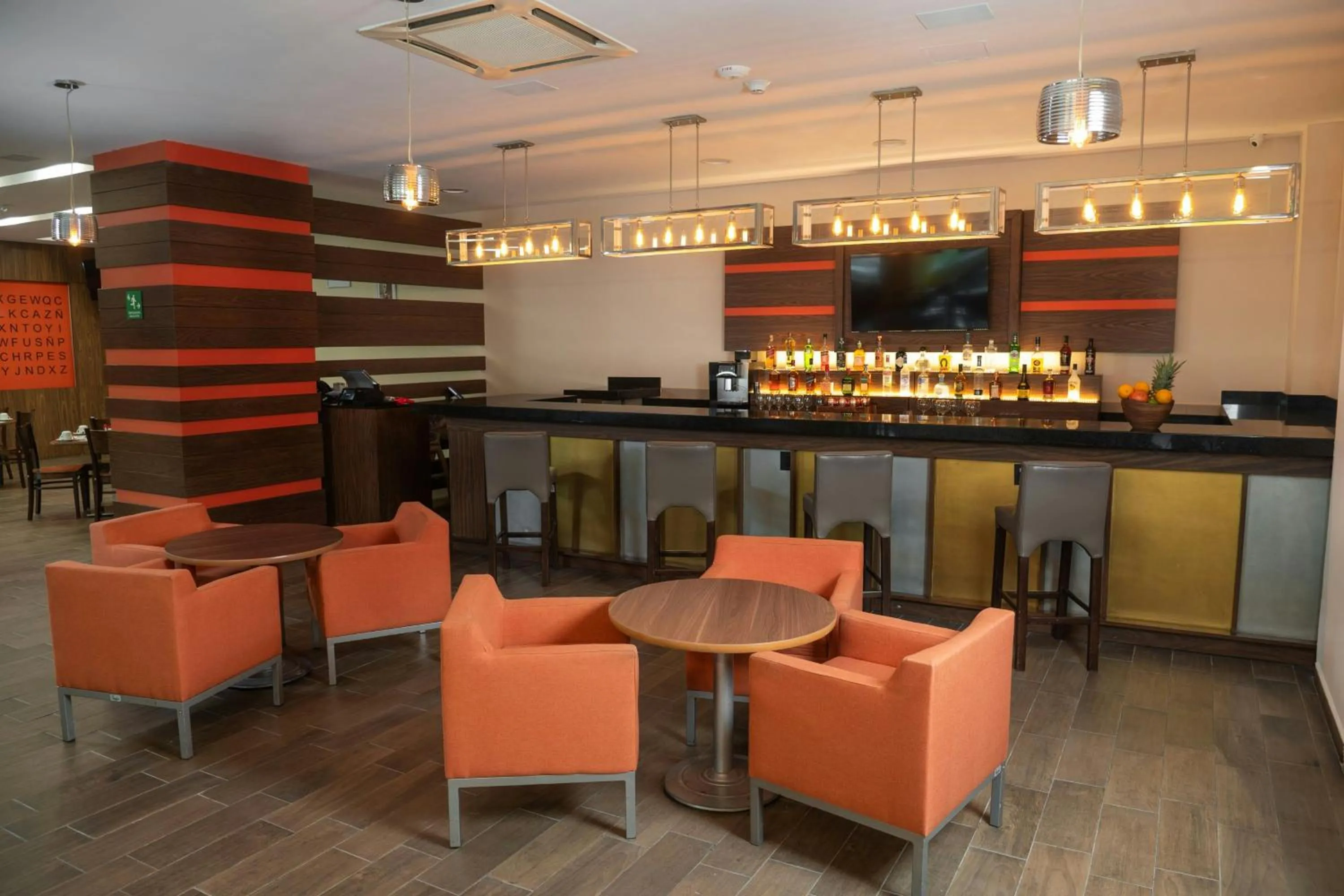 Lounge or bar in Courtyard by Marriott Guadalajara Andares