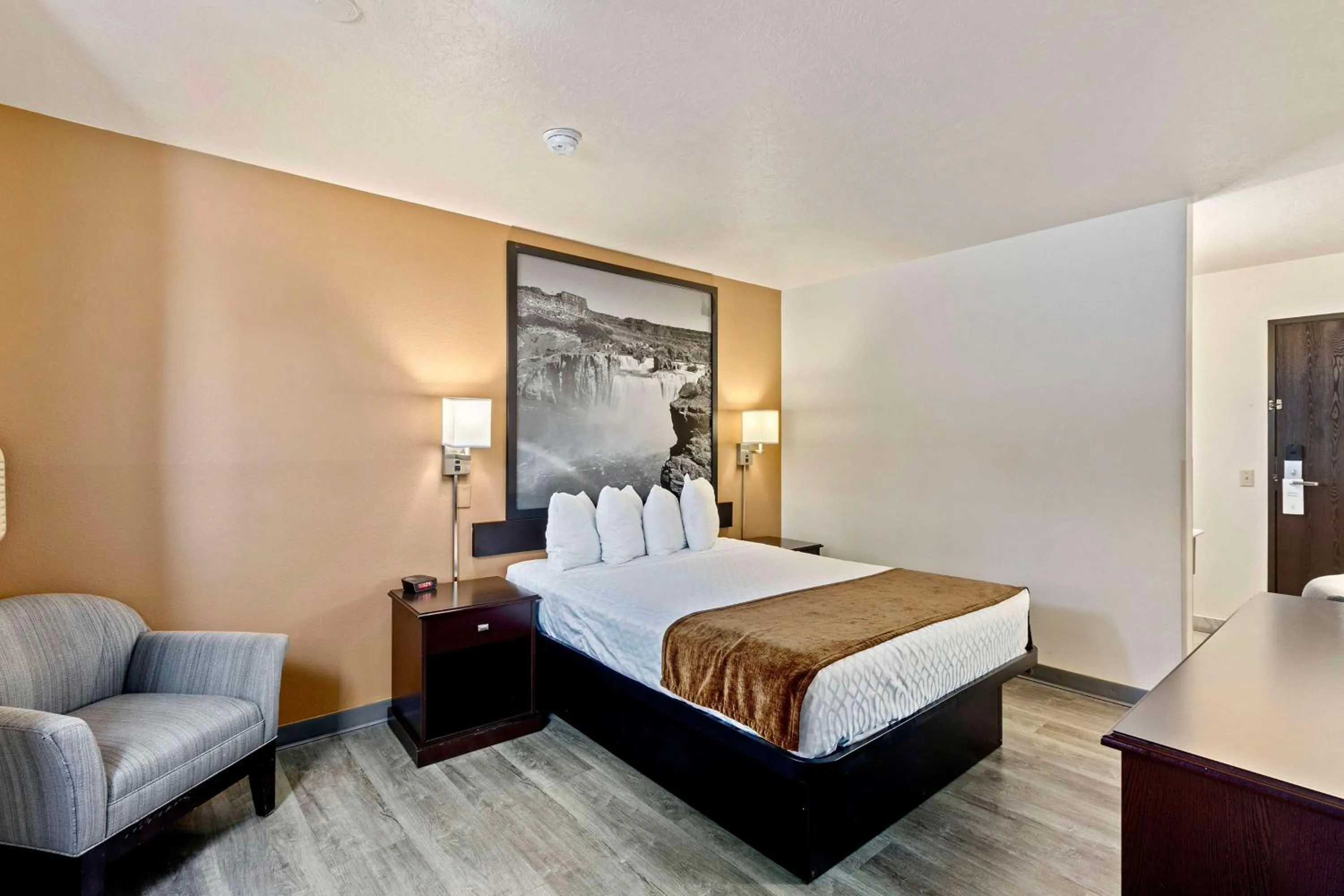 Bedroom, Bed in SureStay Hotel by Best Western Twin Falls