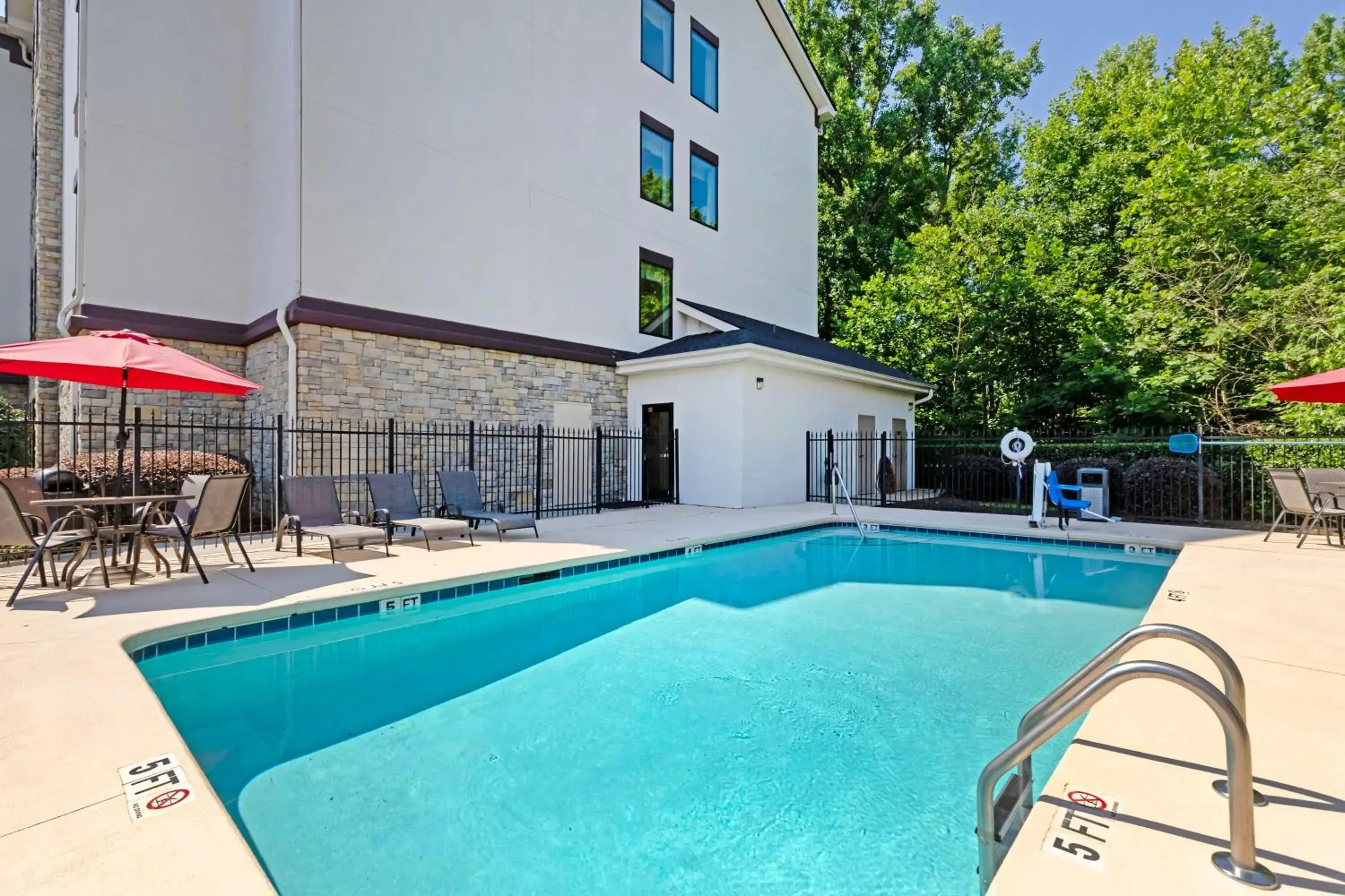 Pool view in Best Western Plus Greenville South Pool view in Best Western Plus Greenville South