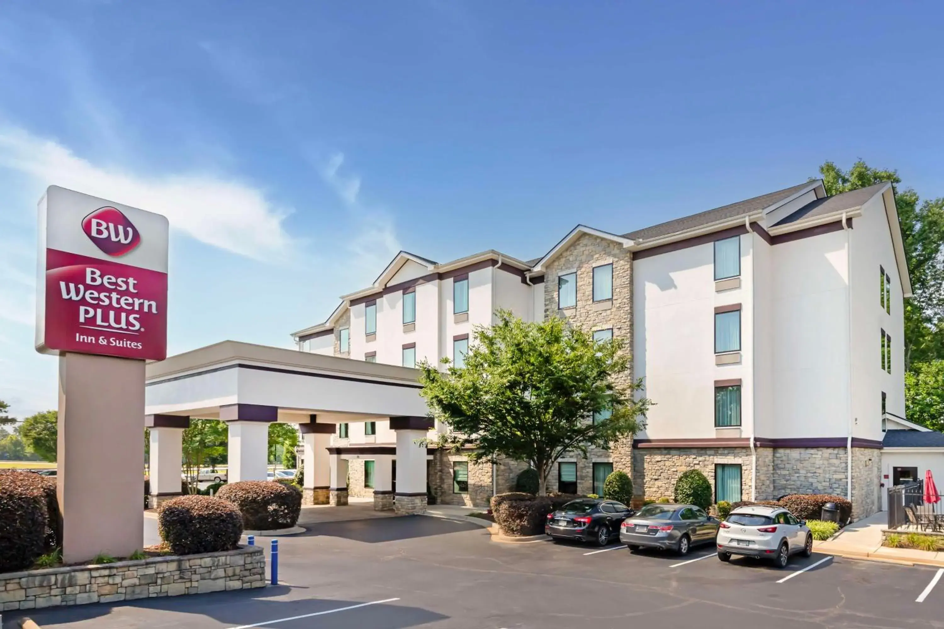 Property building in Best Western Plus Greenville South Property building in Best Western Plus Greenville South