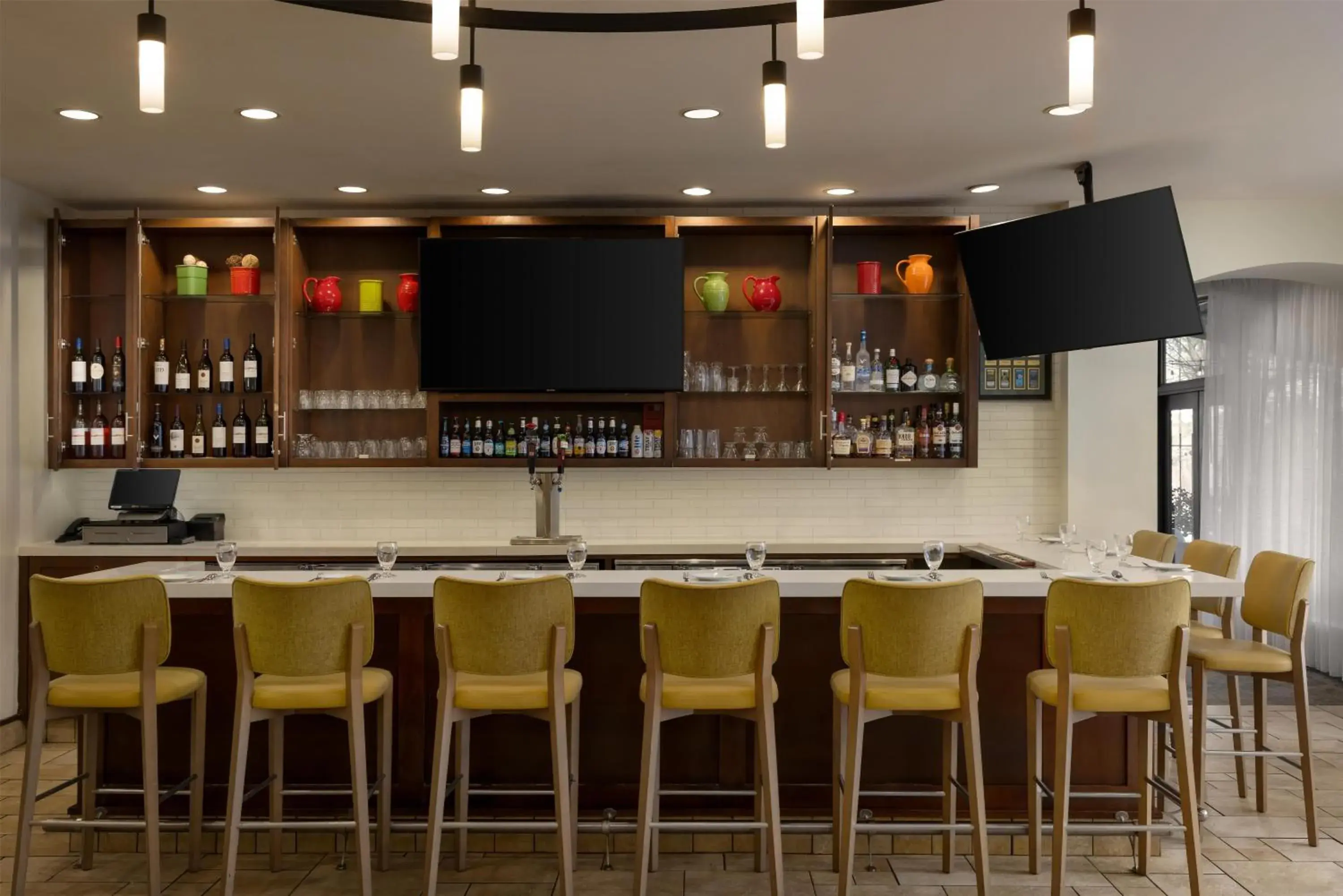 Lounge or bar in Hilton Garden Inn Raleigh-Durham/Research Triangle Park Lounge or bar in Hilton Garden Inn Raleigh-Durham/Research Triangle Park