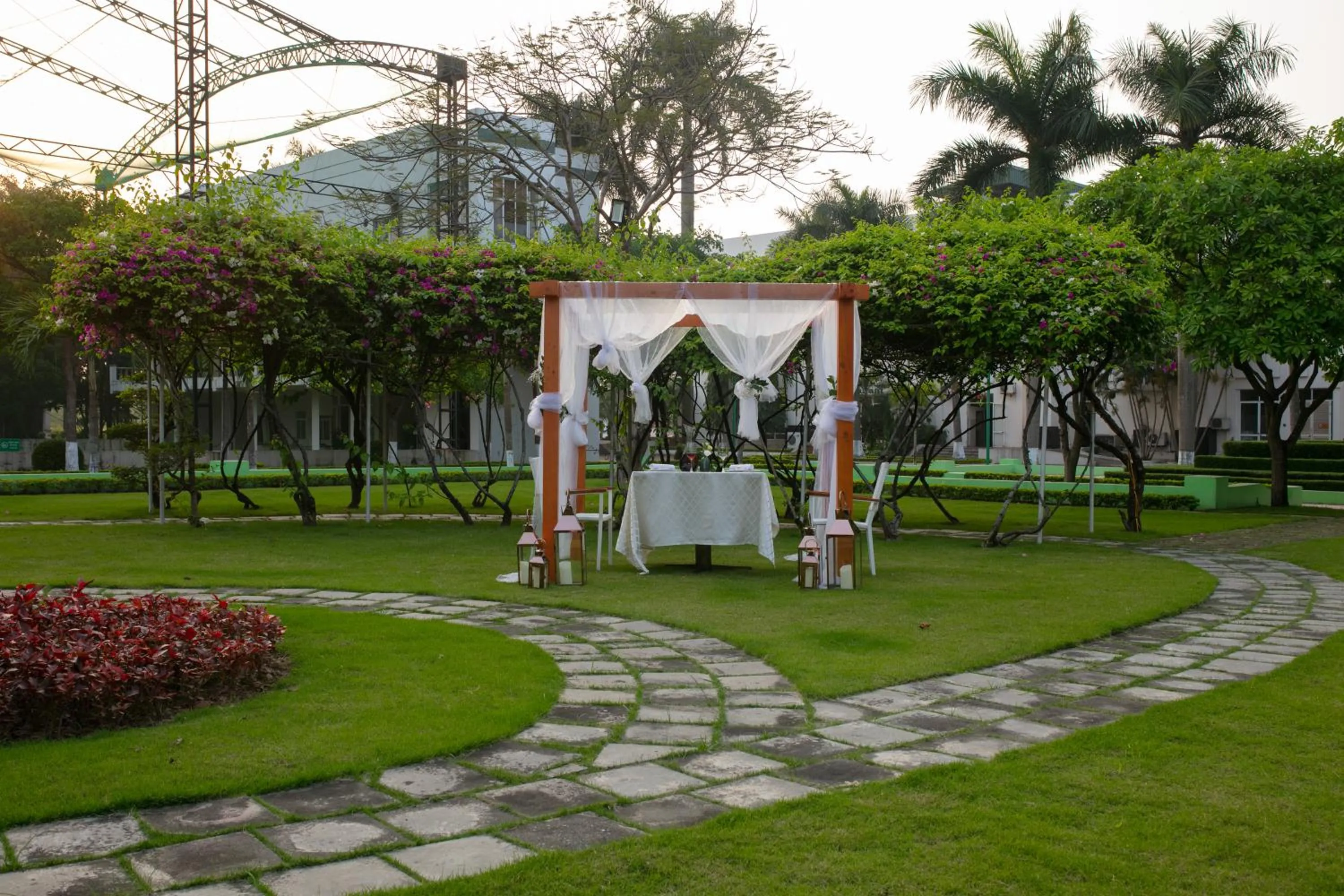 Garden in Nam Cuong Hai Duong Hotel
