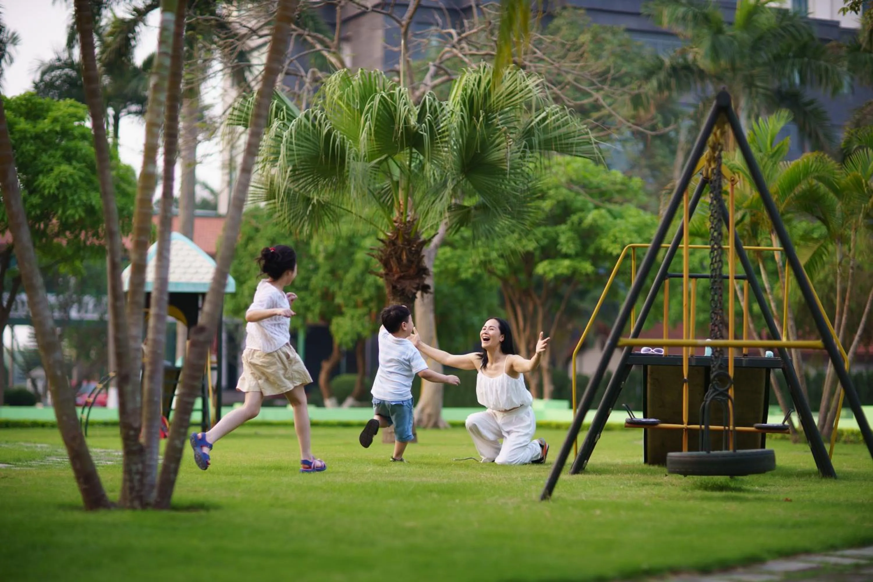 People in Nam Cuong Hai Duong Hotel