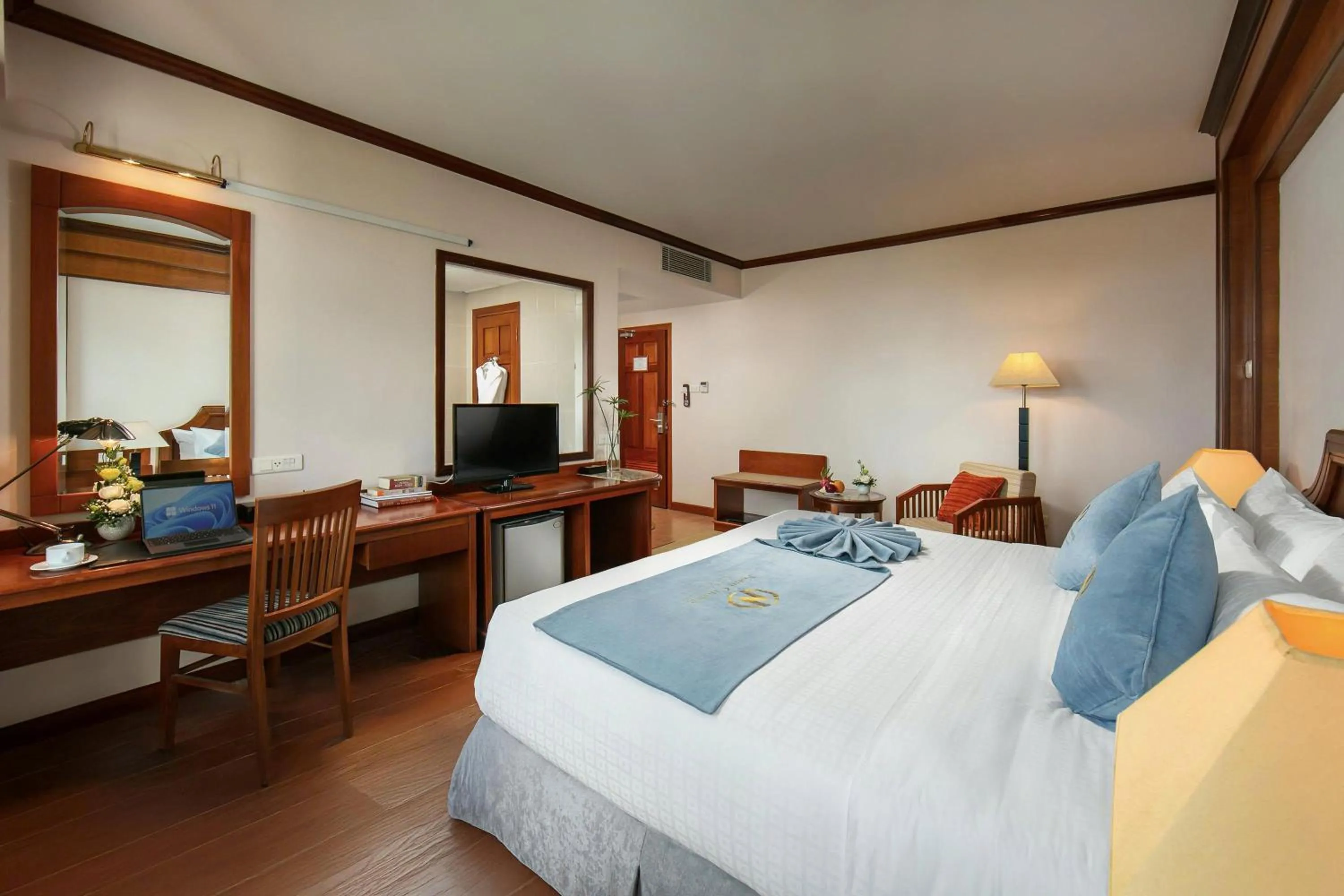 Bedroom, Bed in Nam Cuong Hai Duong Hotel