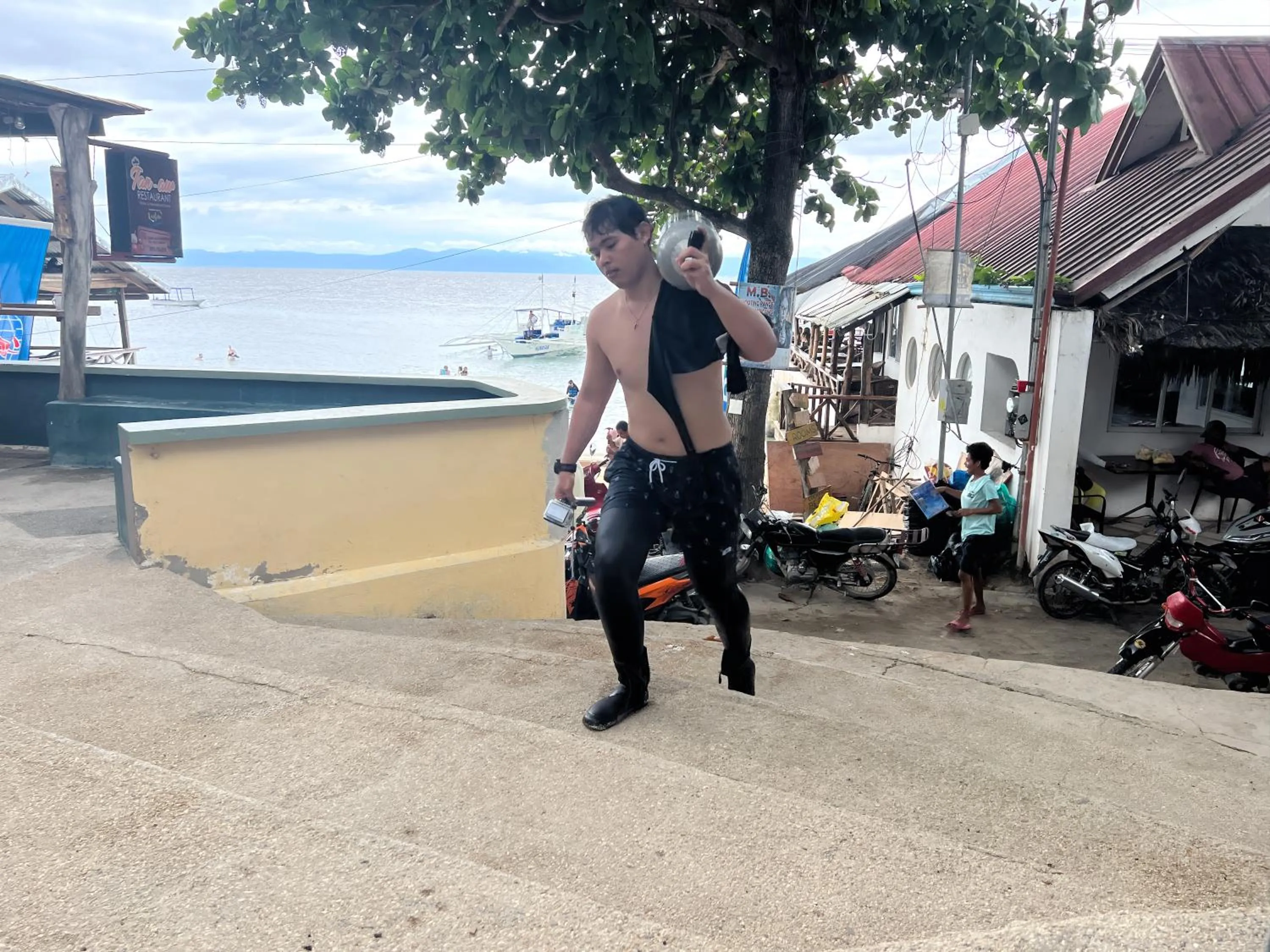 Diving in Neptune Diving Resort Moalboal