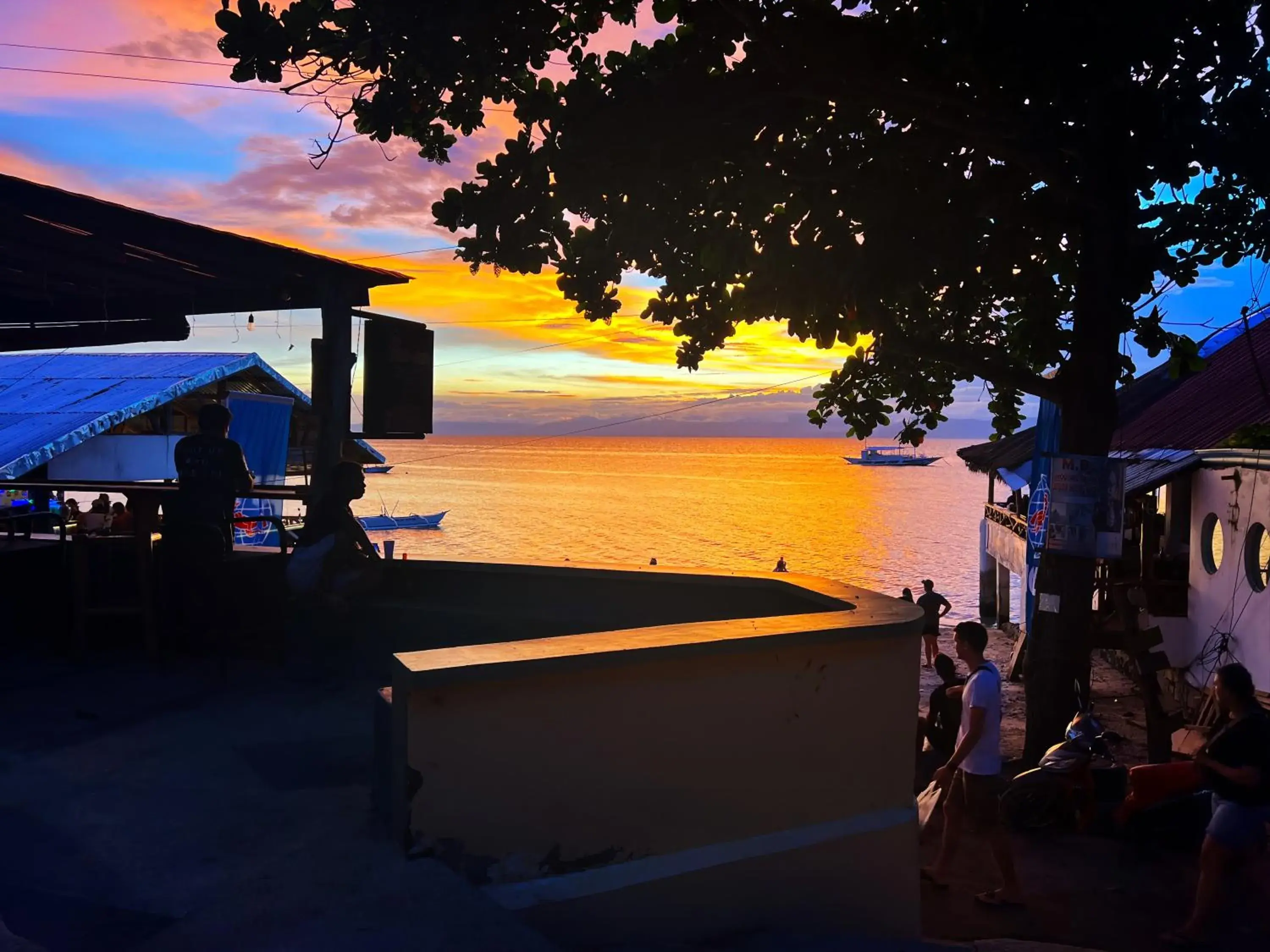 Restaurant/places to eat in Neptune Diving Resort Moalboal Restaurant/places to eat in Neptune Diving Resort Moalboal