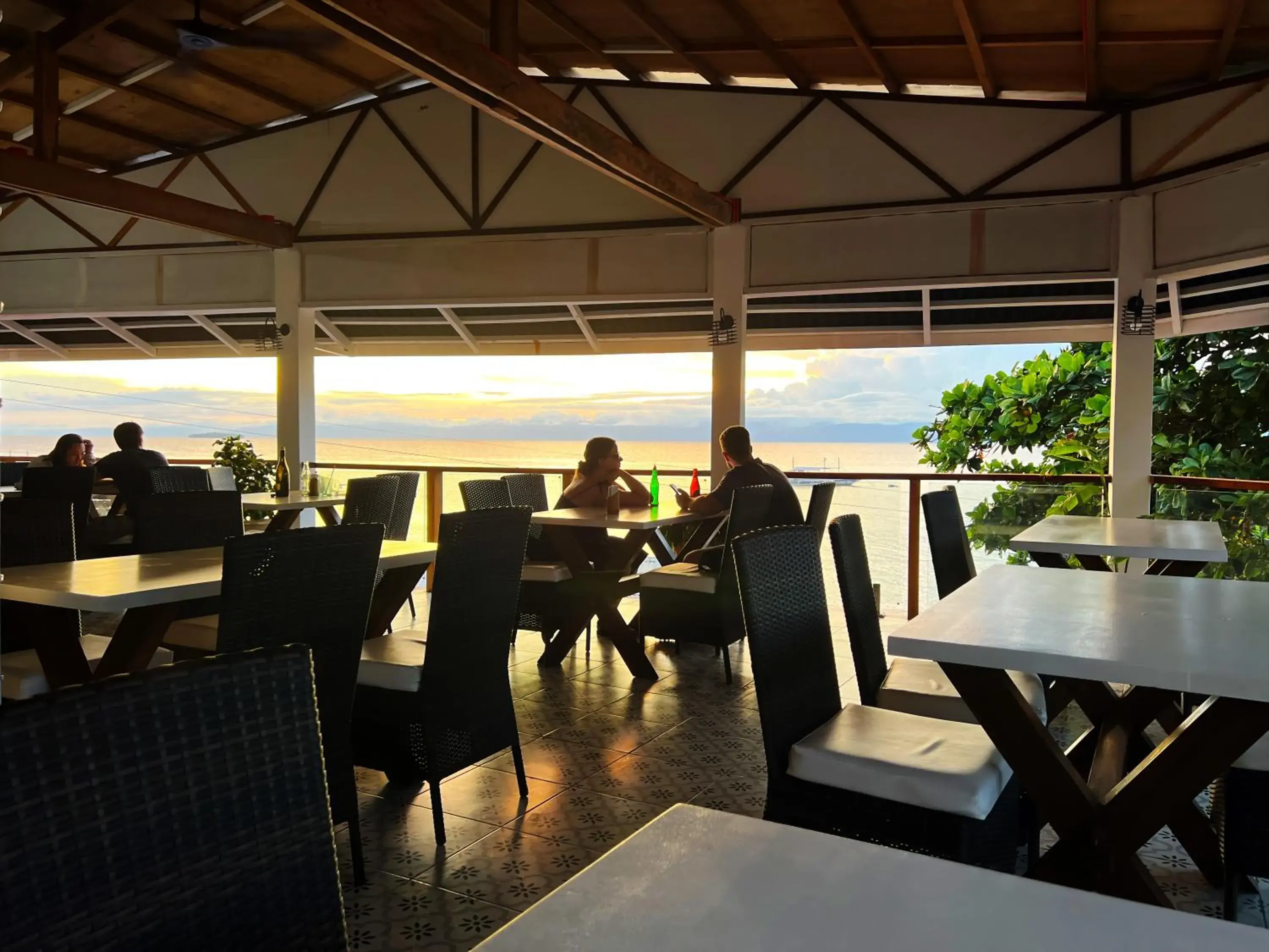 Restaurant/places to eat in Neptune Diving Resort Moalboal Restaurant/places to eat in Neptune Diving Resort Moalboal