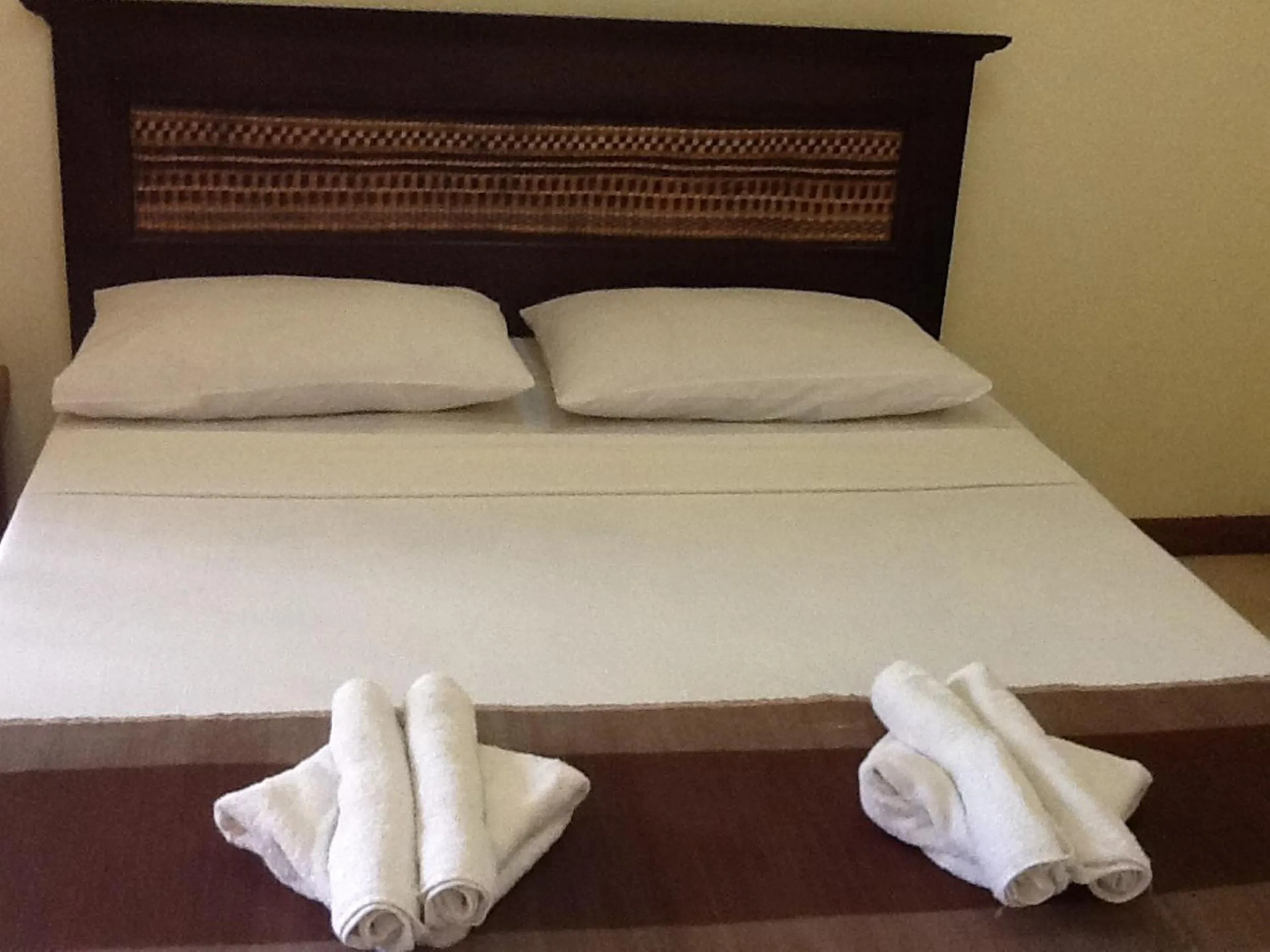 Bedroom, Bed in Darunday Manor