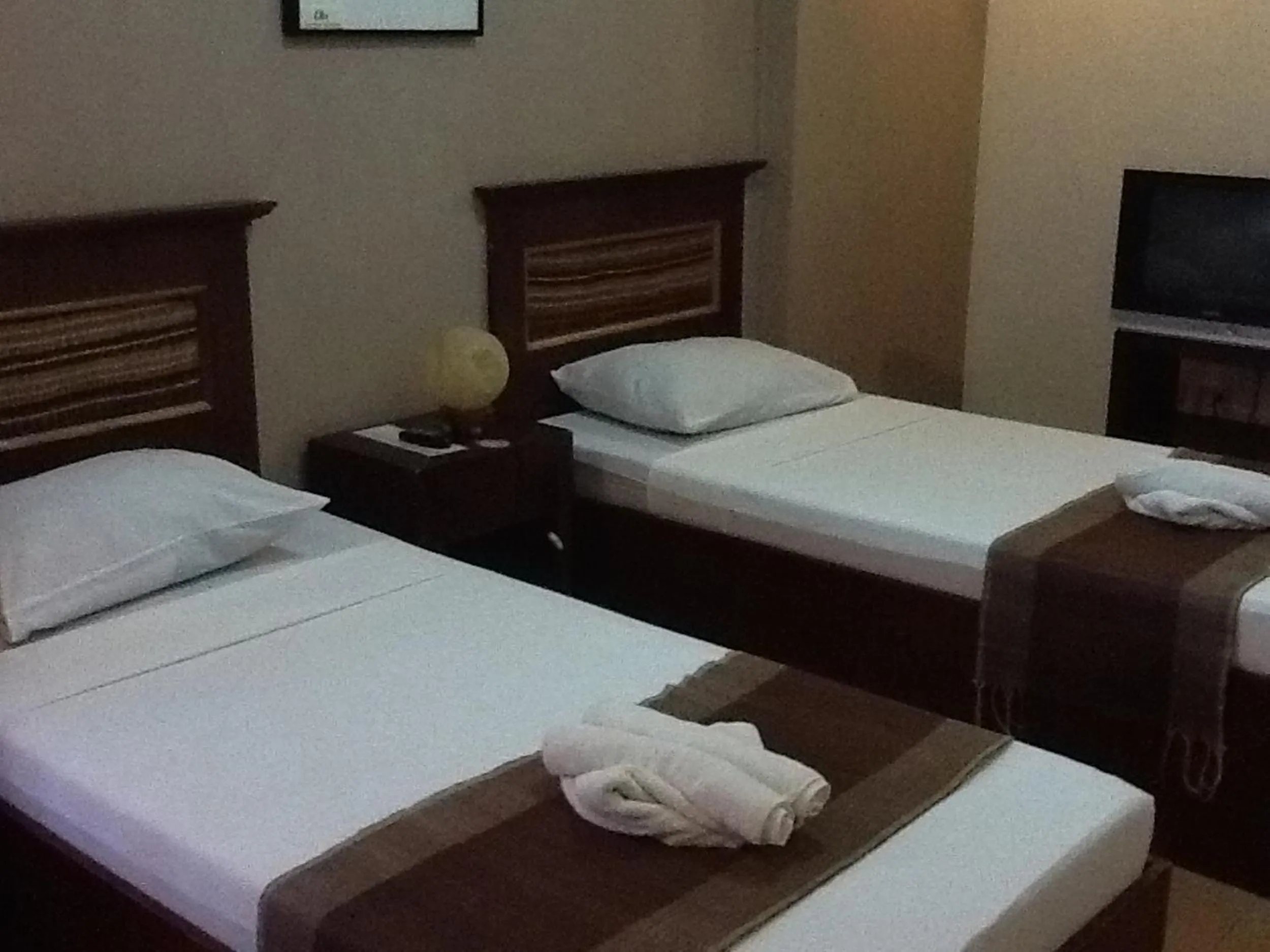 Bedroom, Bed in Darunday Manor