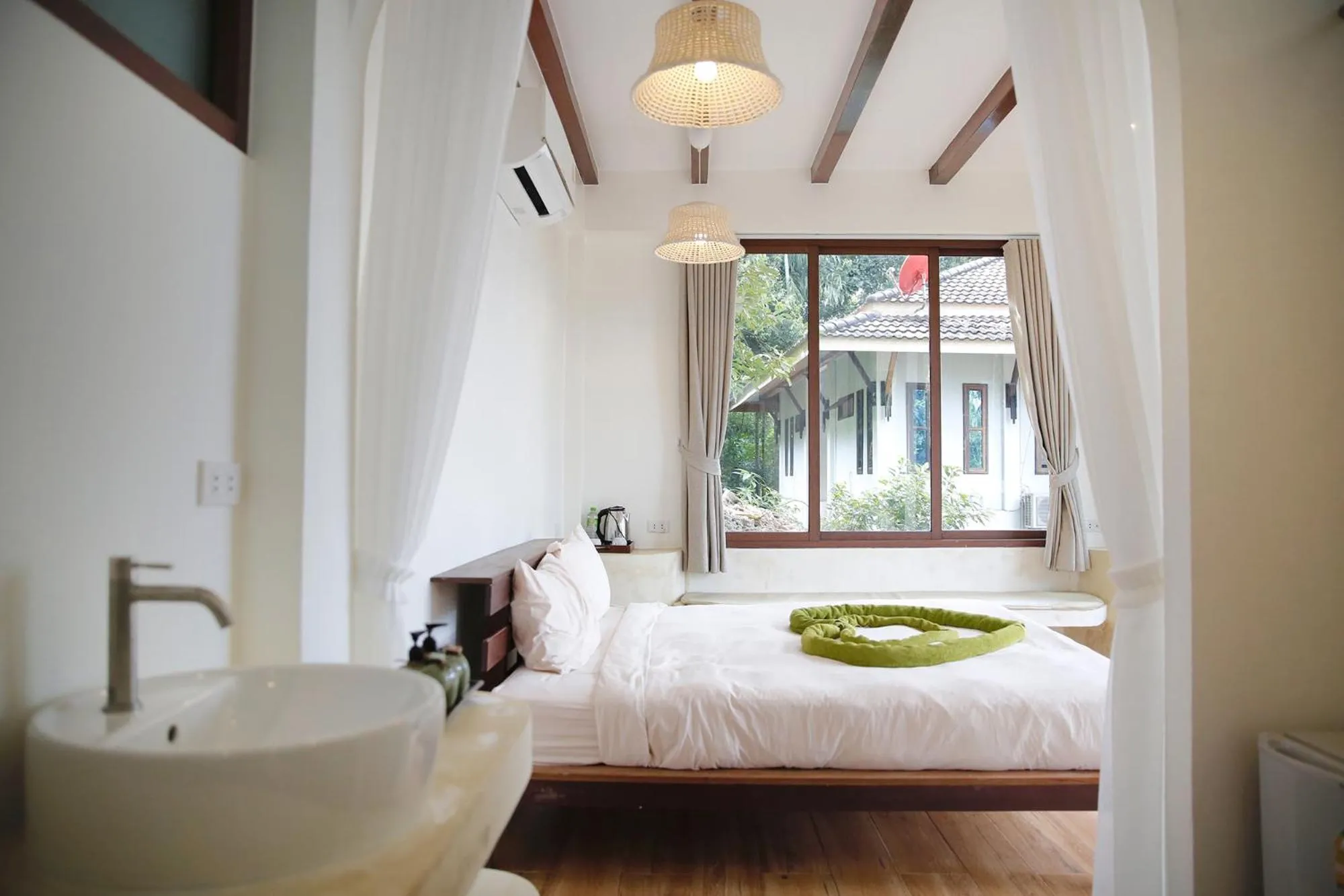 Bedroom, Bed in Resolution Resort