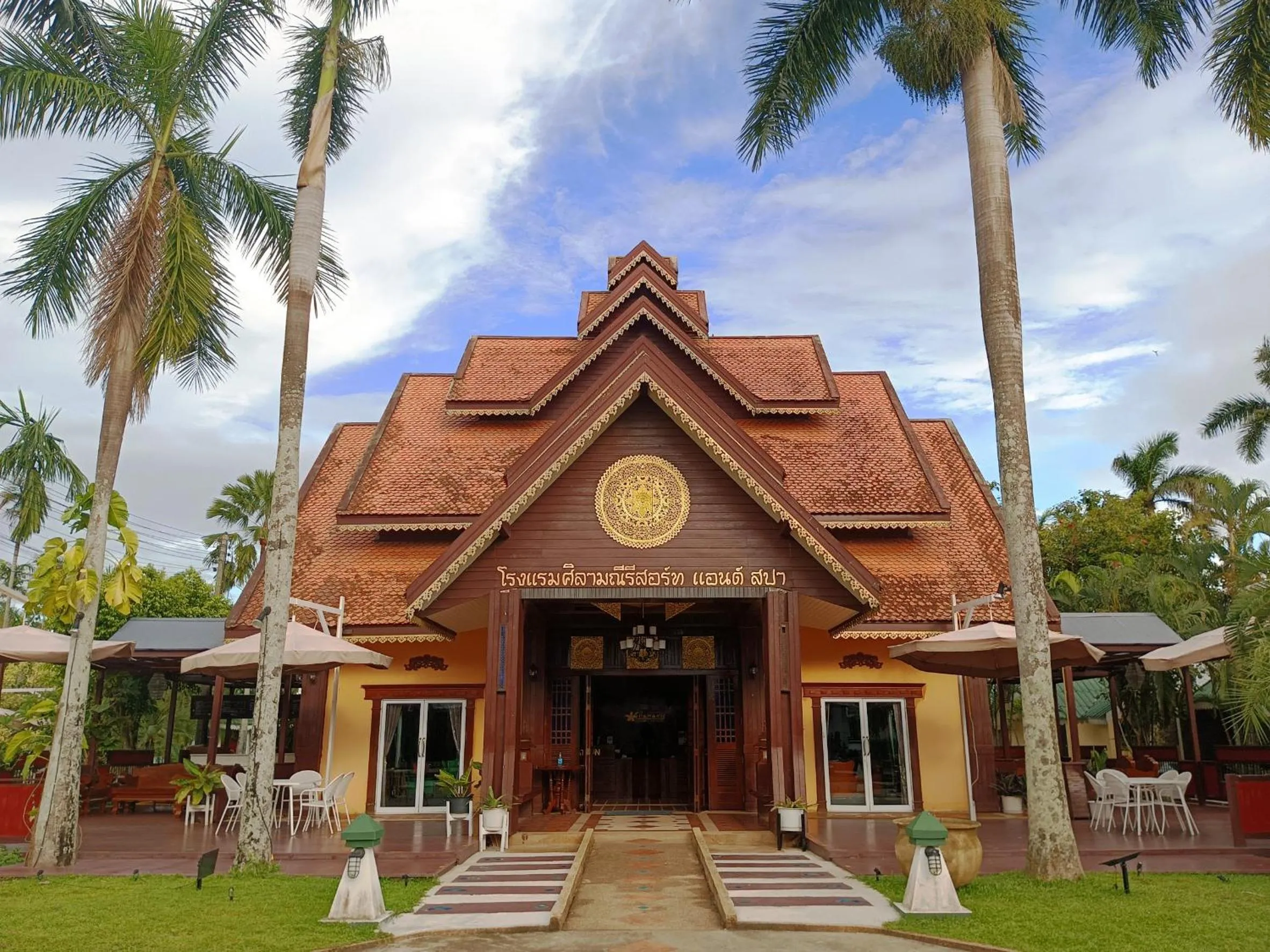 Property building in Silamanee Resort & Spa Hotel