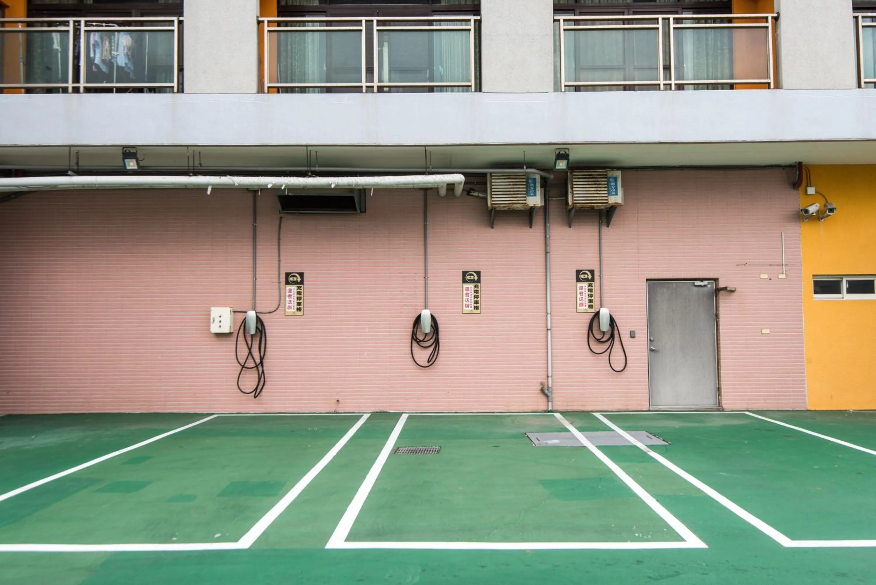 Parking in Kending Kaying Hotel