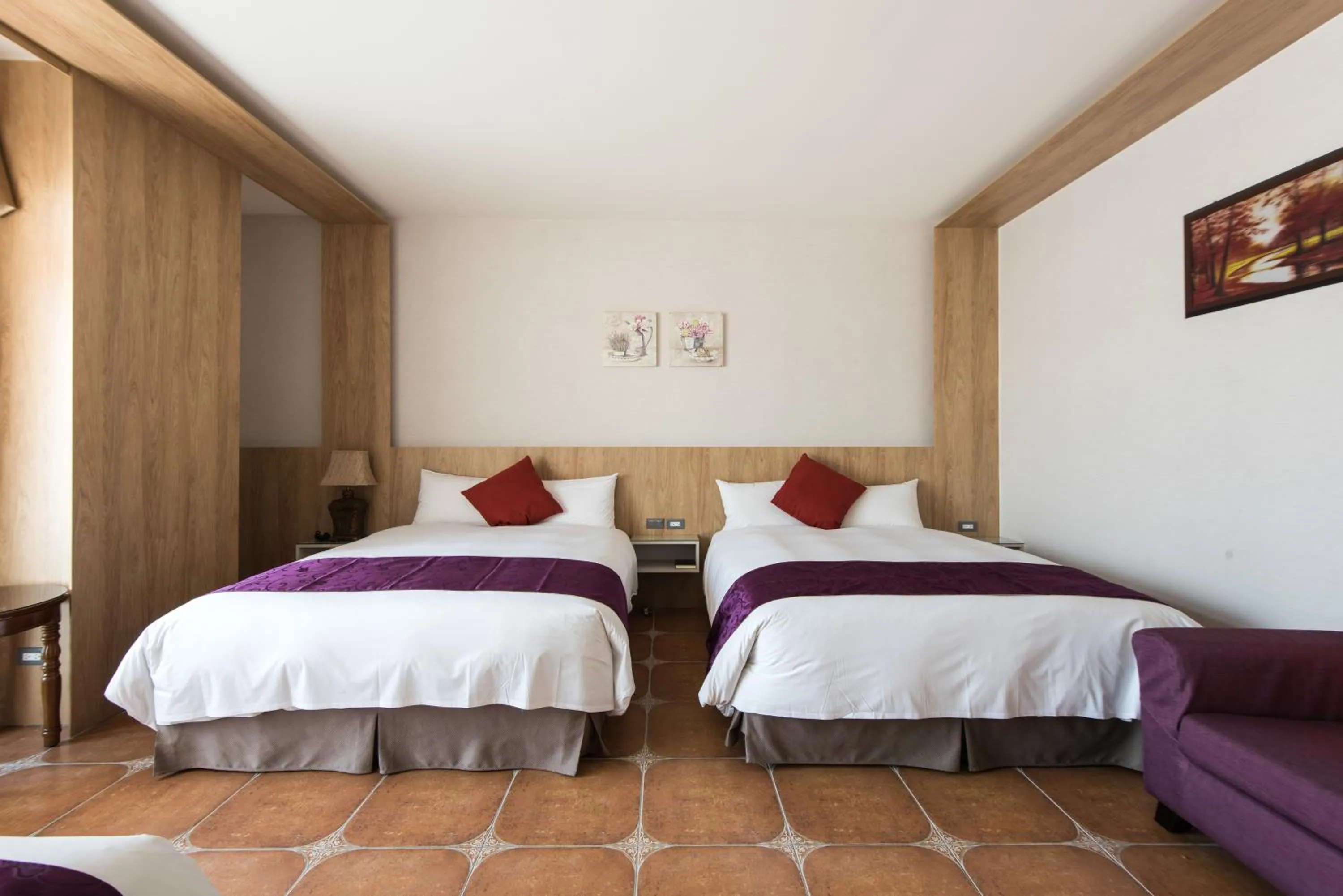 Photo of the whole room, Bed in Kending Kaying Hotel