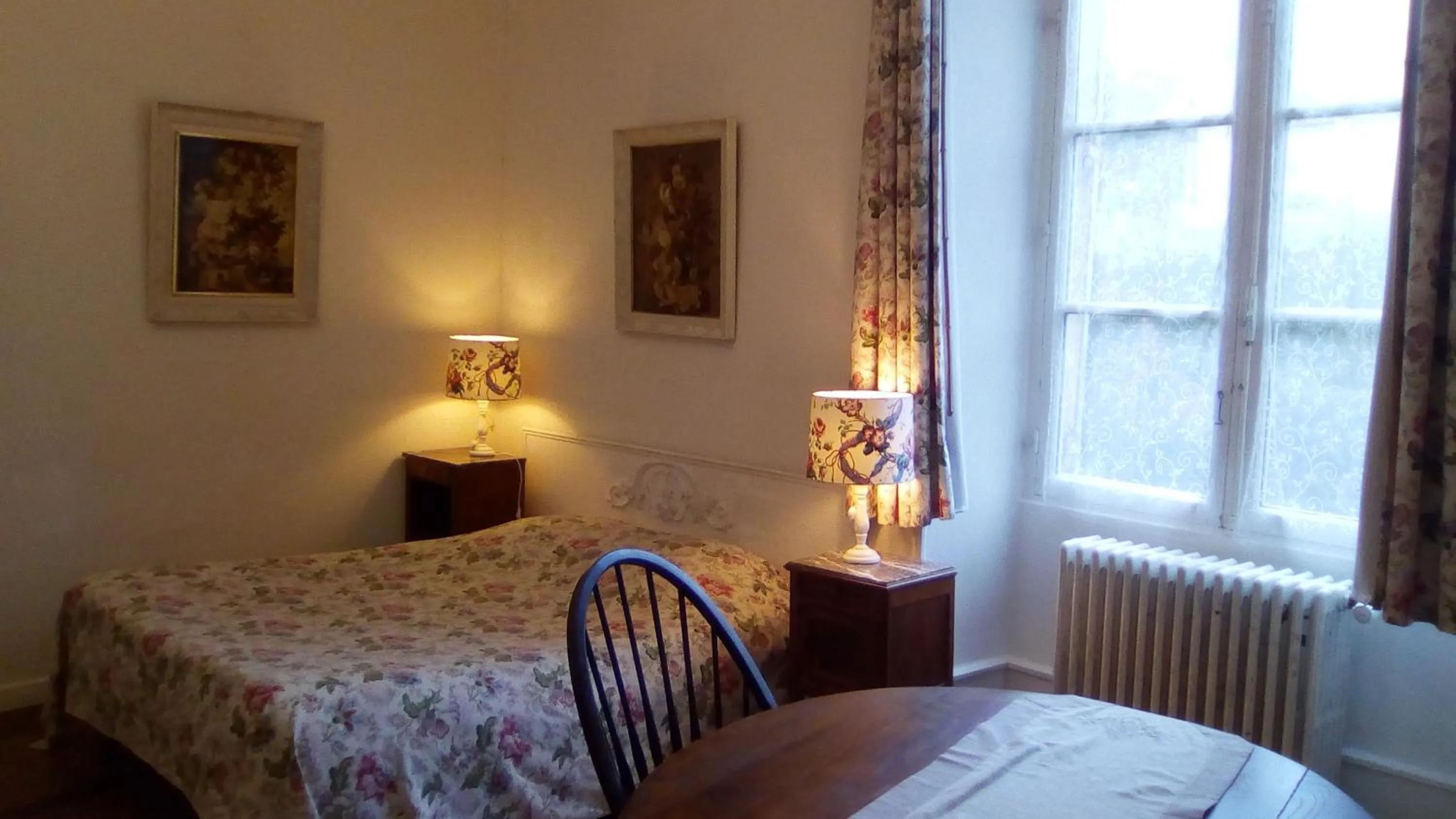 Photo of the whole room, Bed in La Maison du Notaire Royal