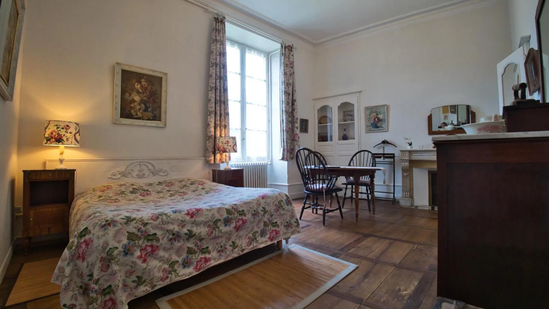 Bed in La Maison du Notaire Royal