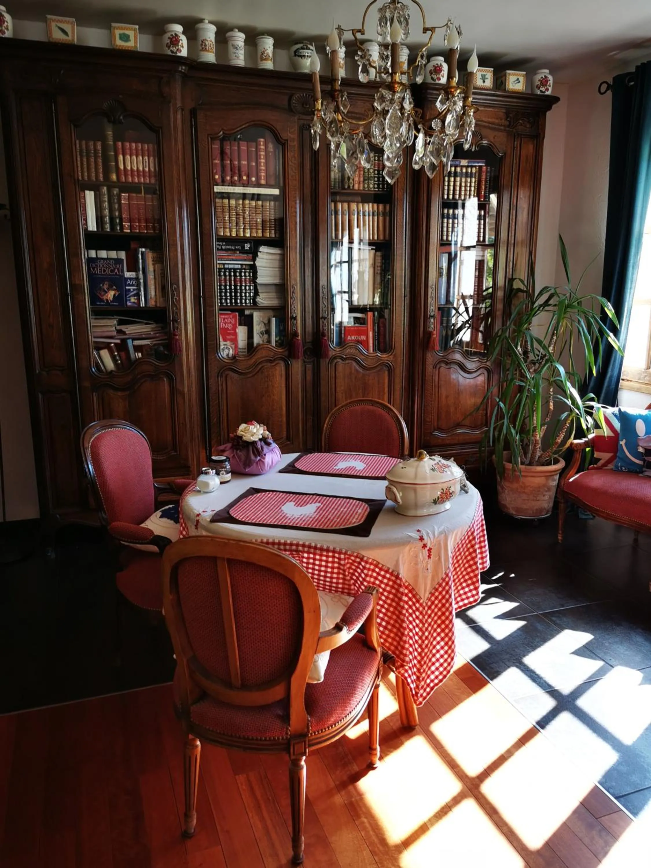 Restaurant/places to eat in Hotel bar b'rock