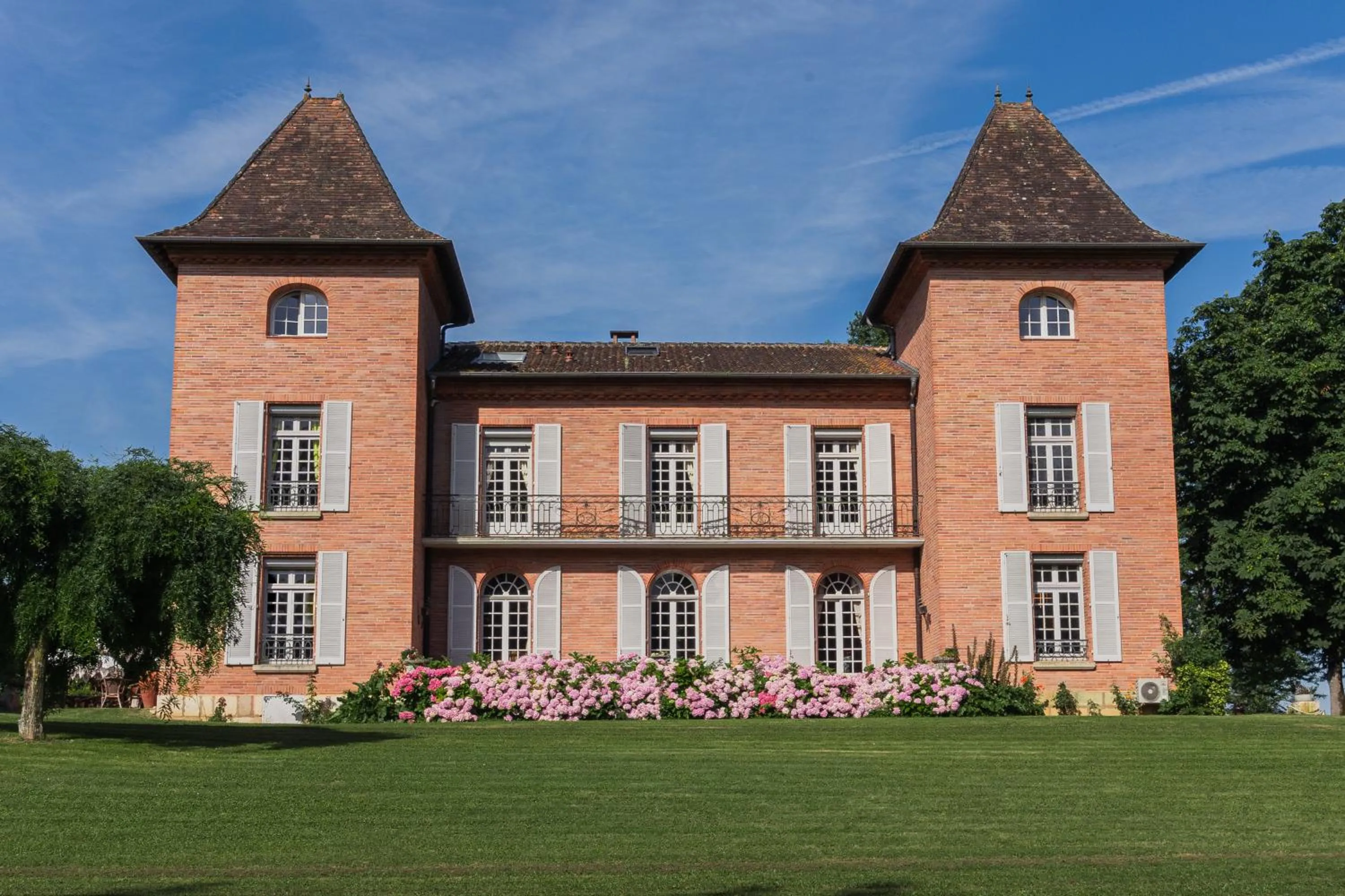 Property building in Castel Bois Marie, Maison d'hôtes