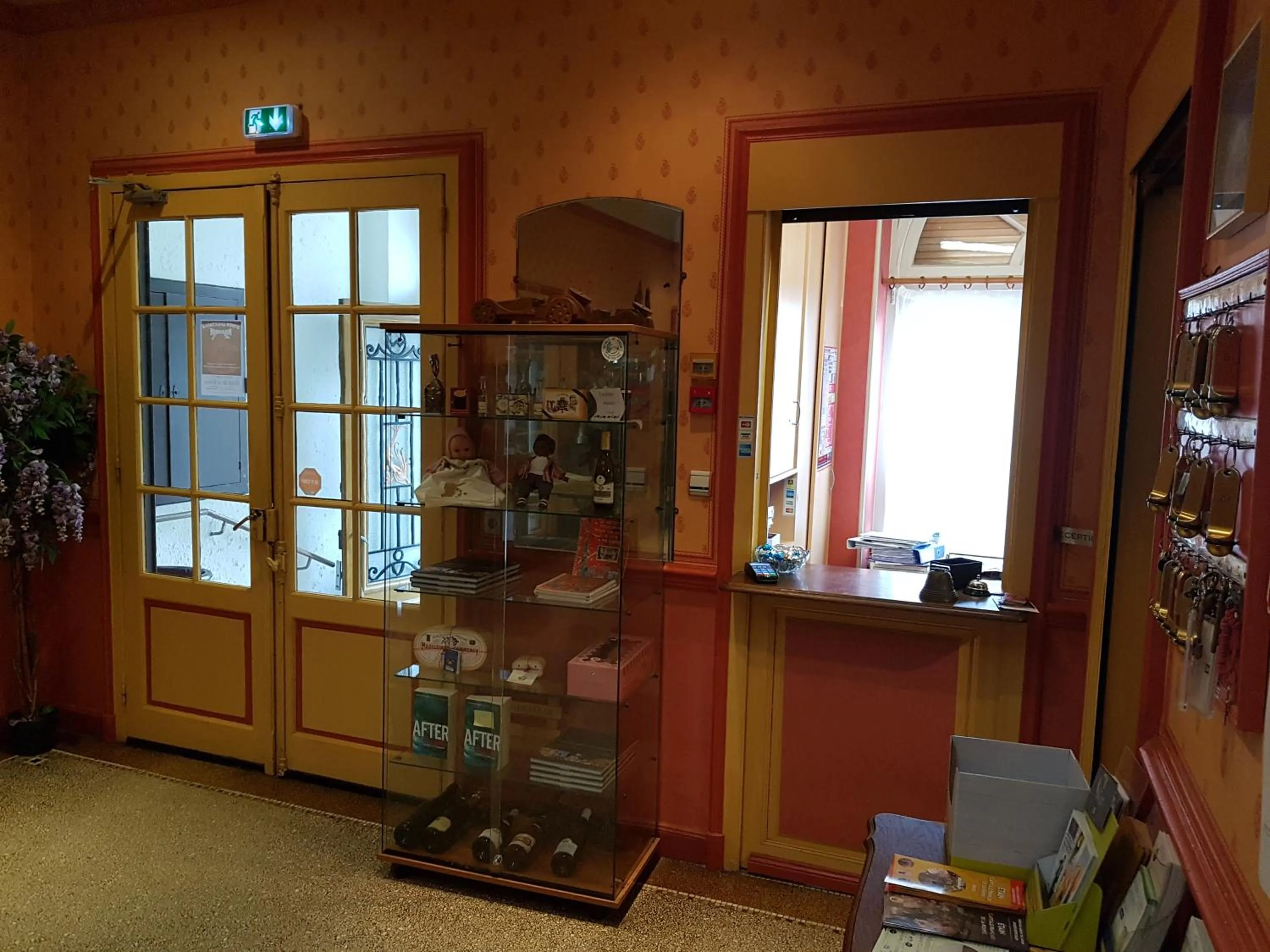 Lobby or reception in Hotel Restaurant La Sirène