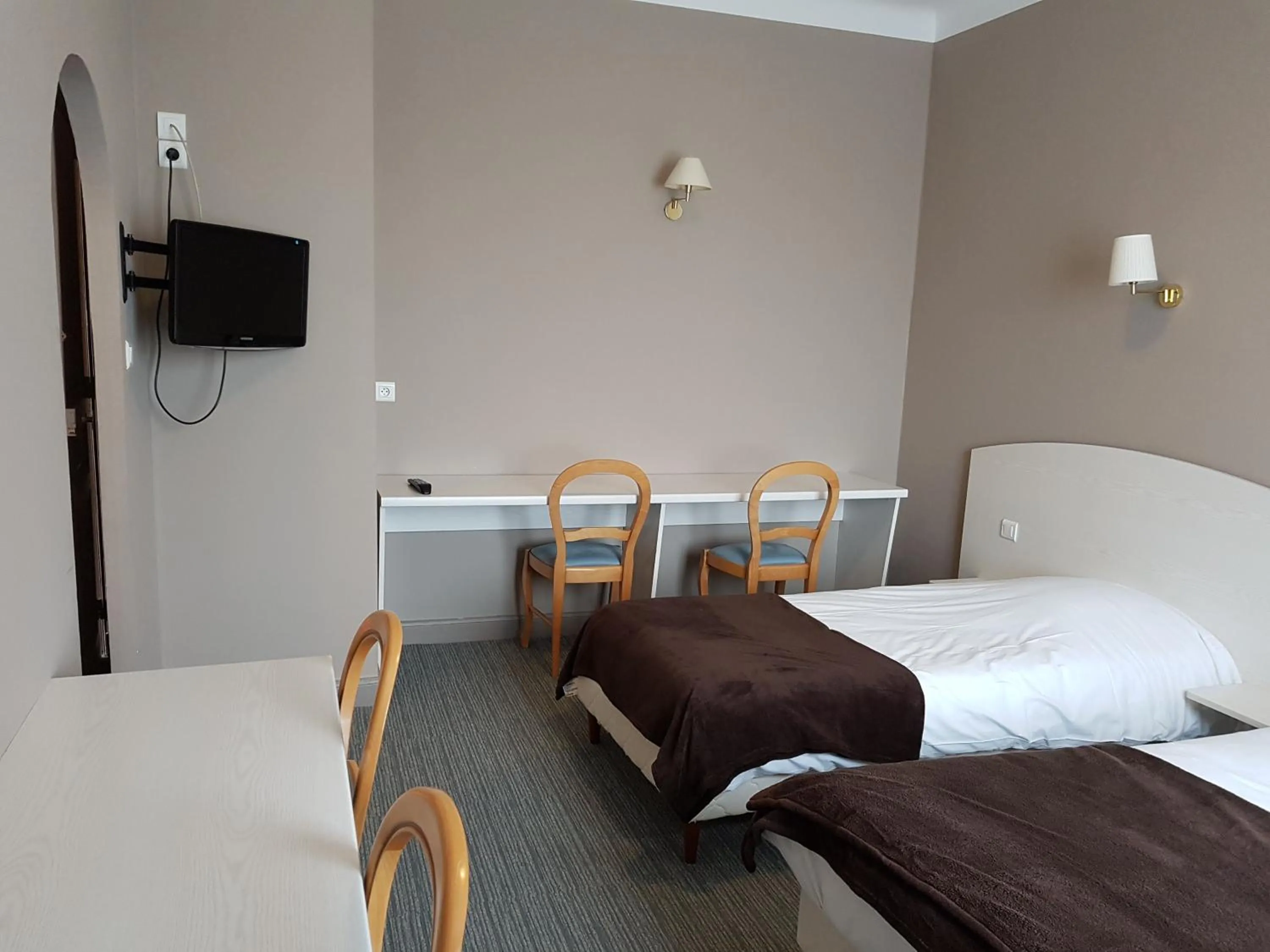 Bed in Hotel Restaurant La Sirène