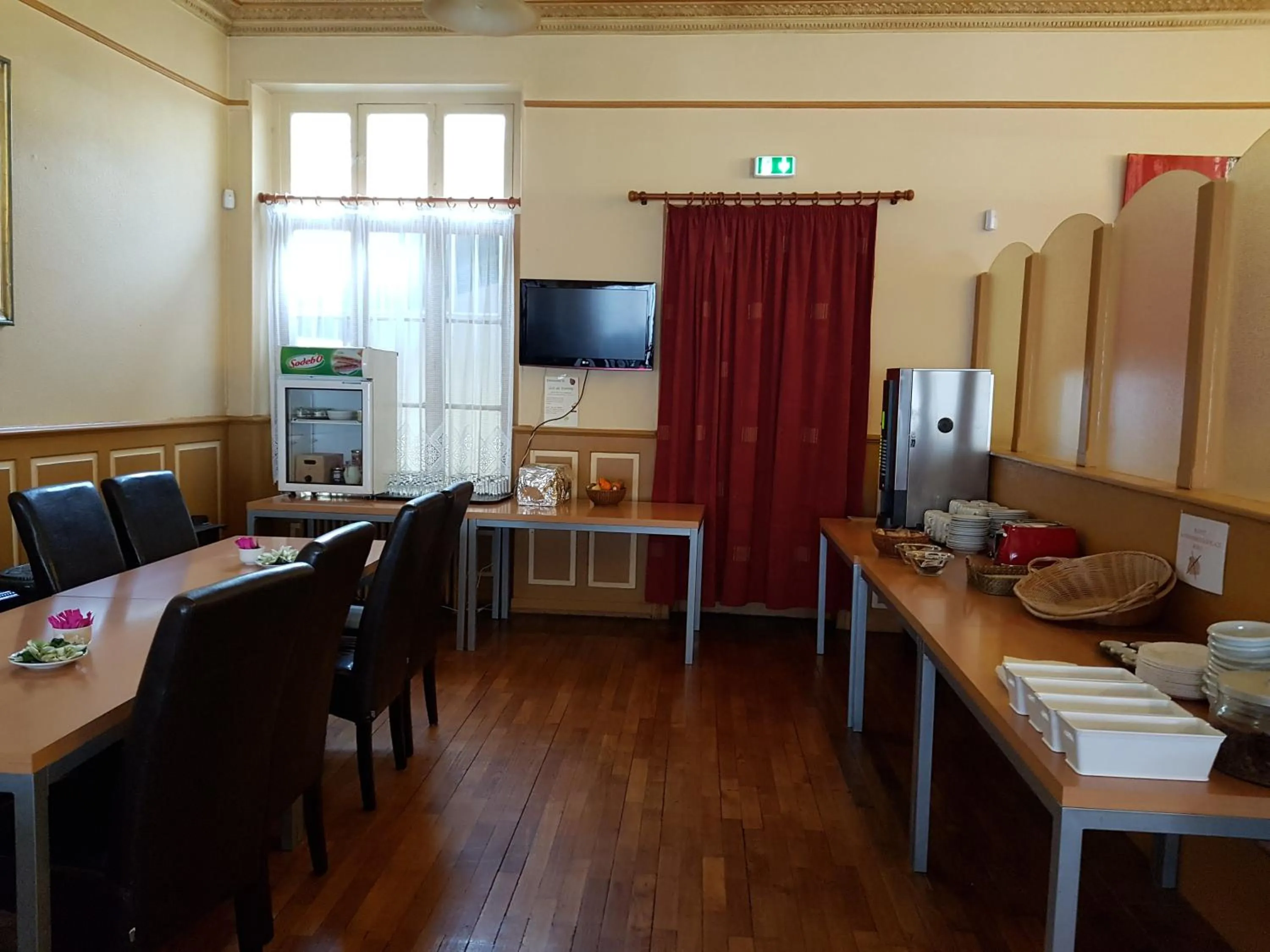 Buffet breakfast in Hotel Restaurant La Sirène