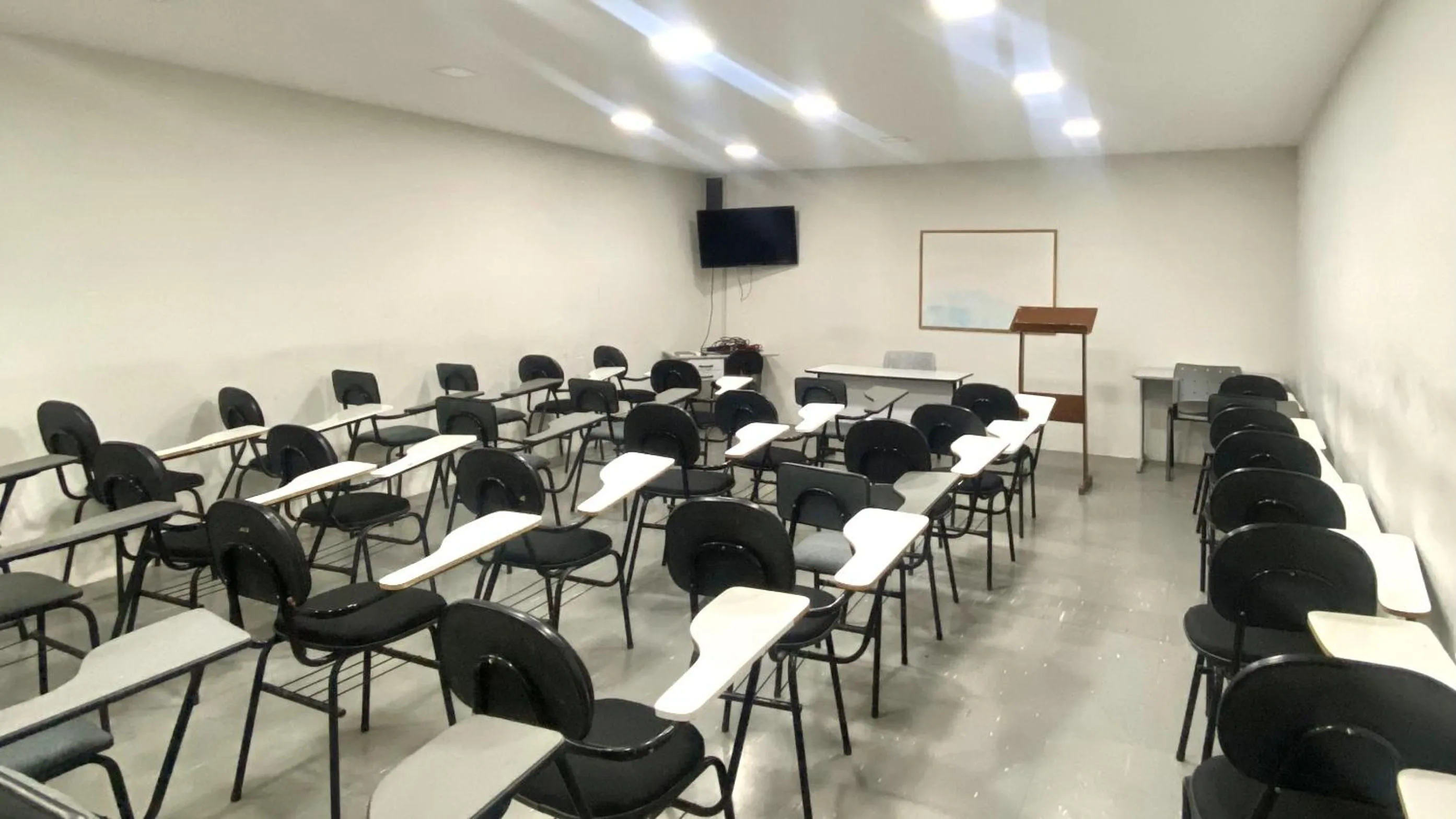 Meeting/conference room in Center Plaza Hotel