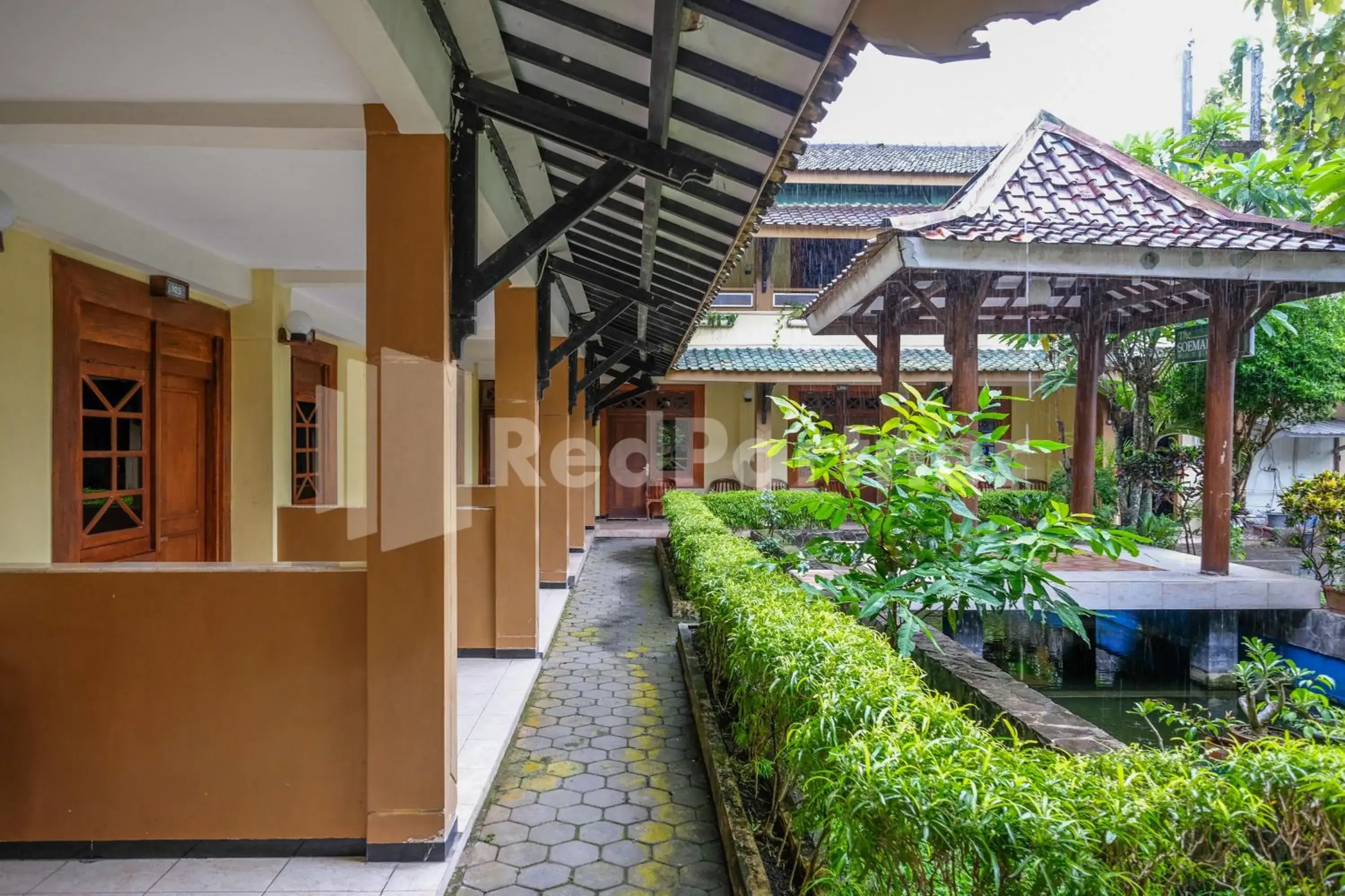 Property building in The Soemarsono Hotel near Ambarrukmo Plaza Mall RedPartner Property building in The Soemarsono Hotel near Ambarrukmo Plaza Mall RedPartner